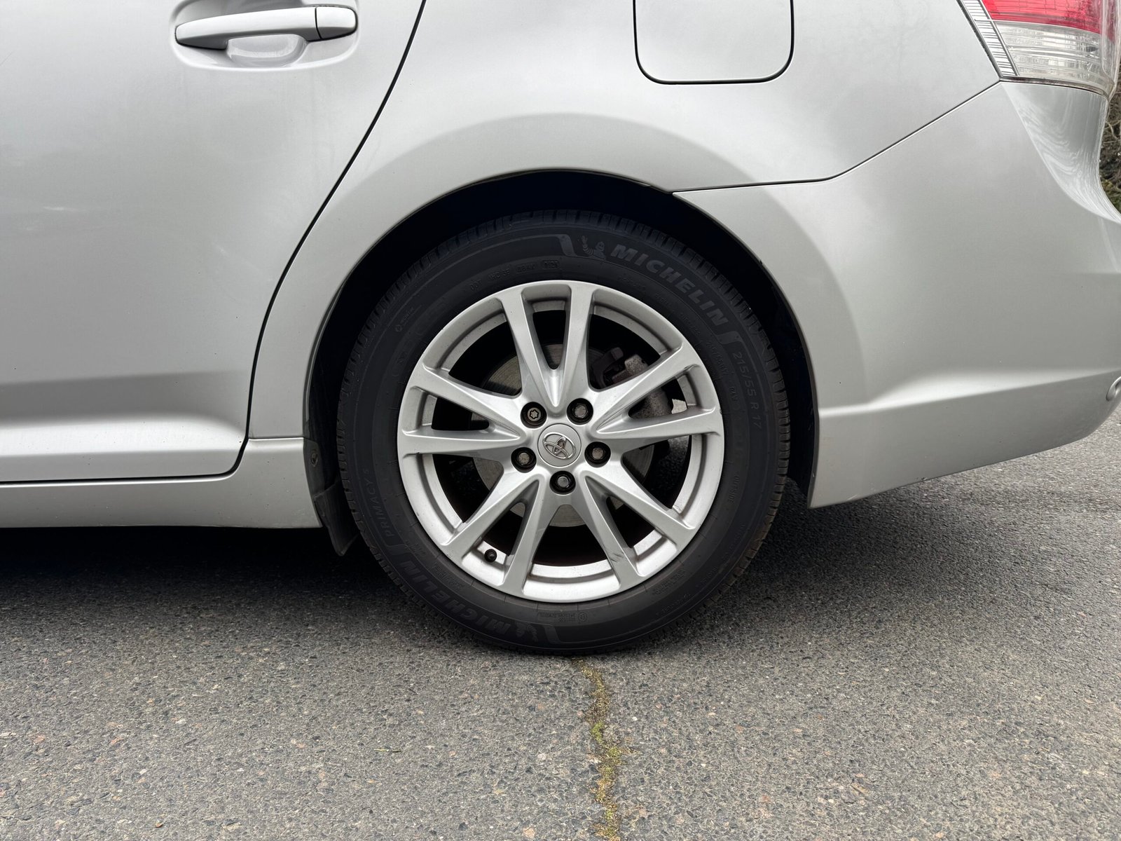 TOYOTA Avensis 1.8 VVT-i 147 ch « Dynamic »