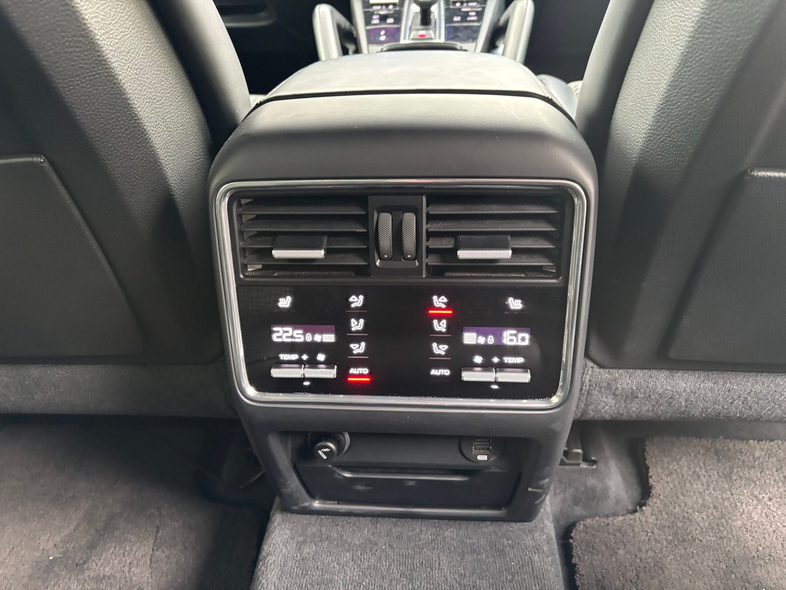 PORSCHE Cayenne Turbo 4.0 V8 550ch “Platinium”