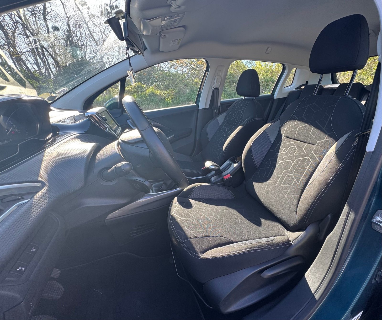 Peugeot 2008 5HB 1.5 BlueHDi S&S 102CH « ALLURE »