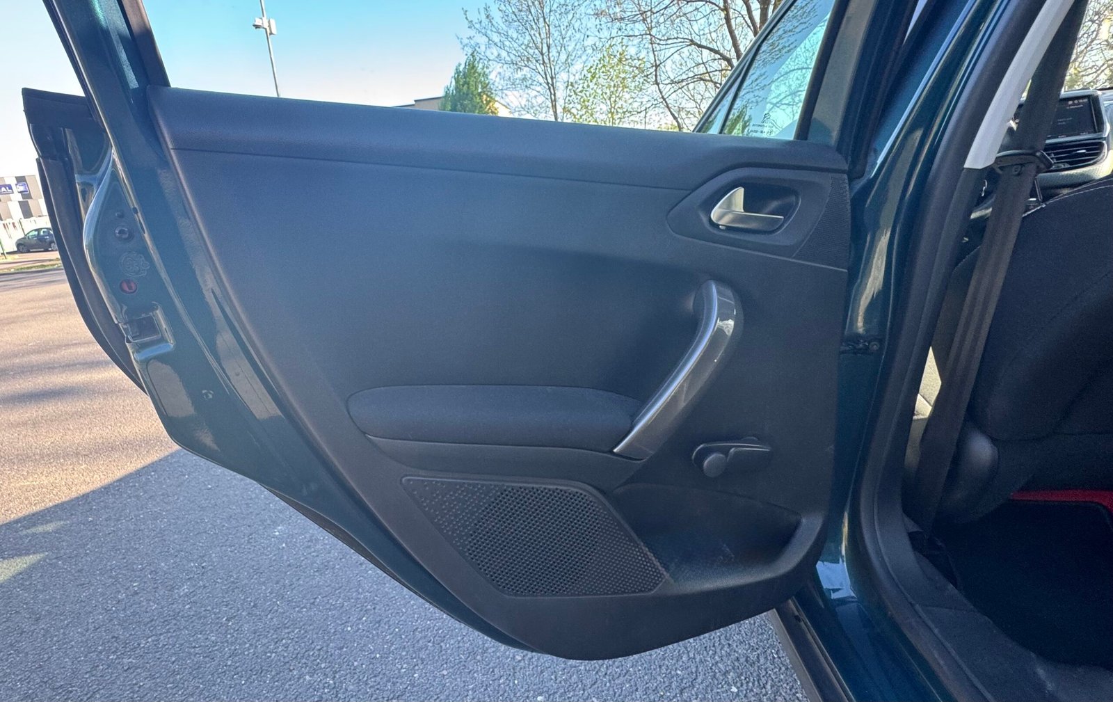 Peugeot 2008 5HB 1.5 BlueHDi S&S 102CH « ALLURE »