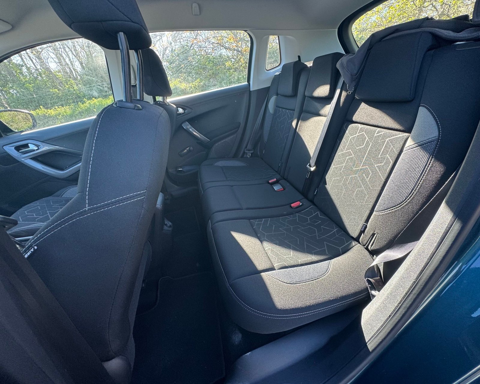 Peugeot 2008 5HB 1.5 BlueHDi S&S 102CH « ALLURE »