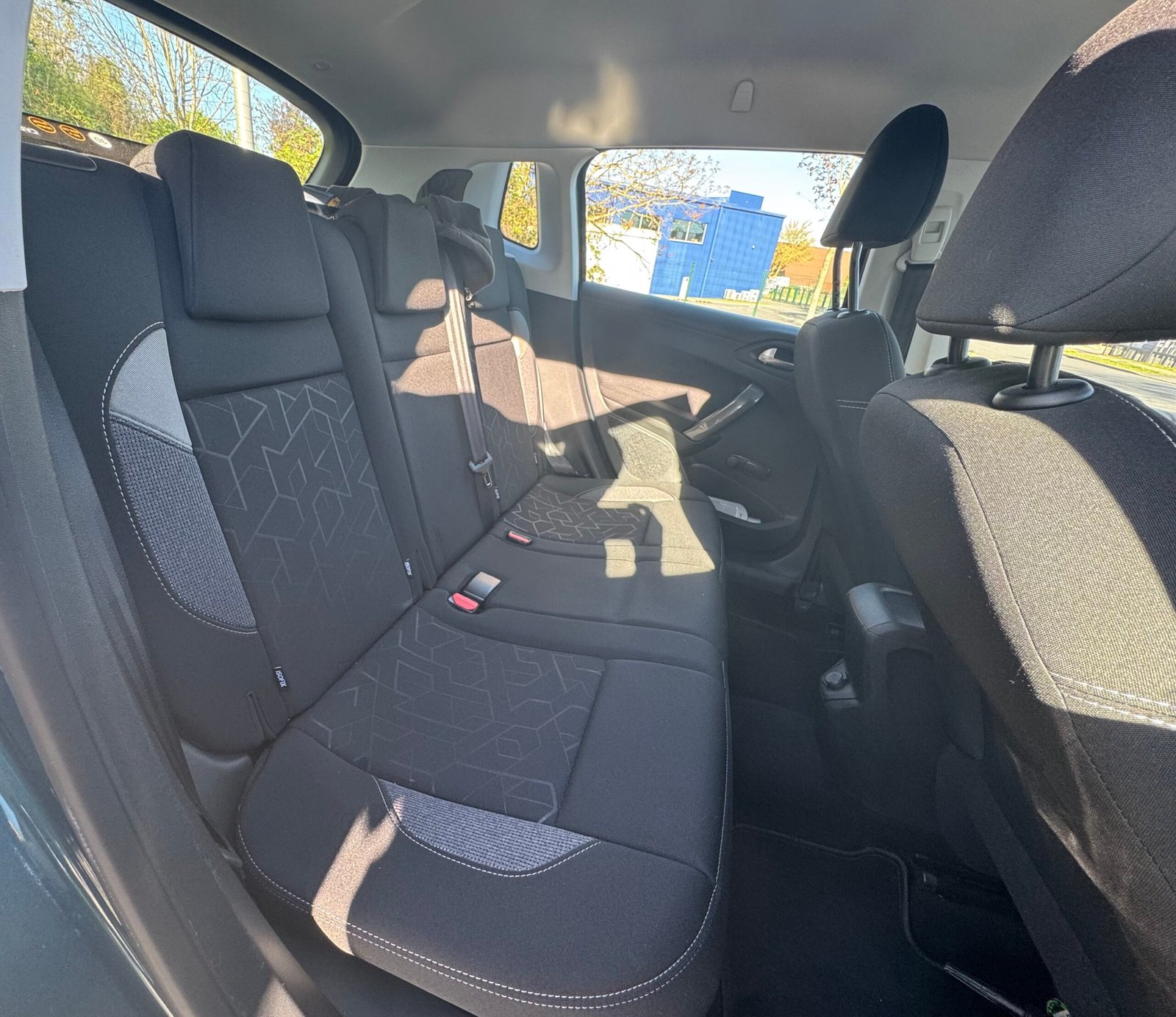 Peugeot 2008 5HB 1.5 BlueHDi S&S 102CH « ALLURE »