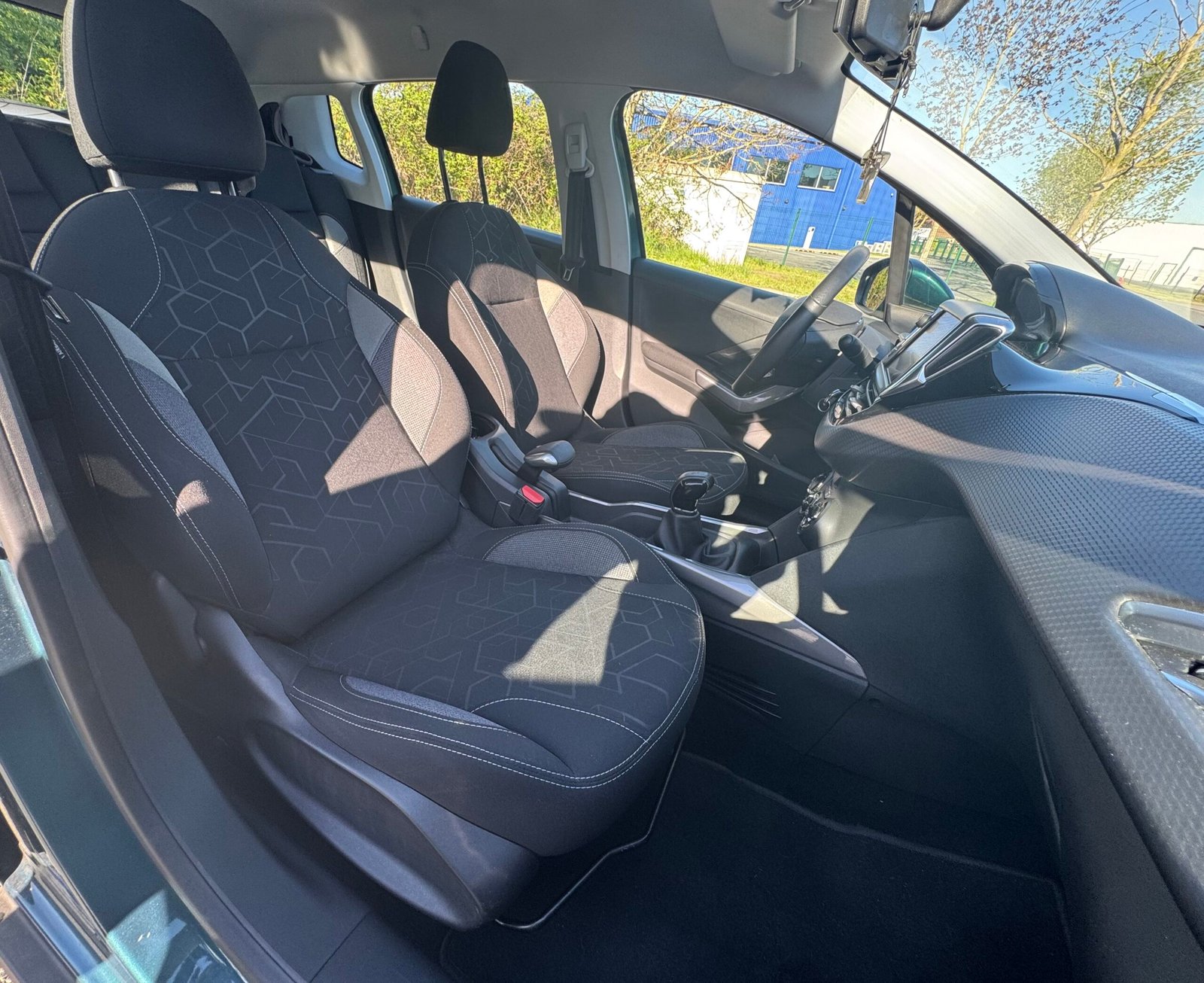 Peugeot 2008 5HB 1.5 BlueHDi S&S 102CH « ALLURE »