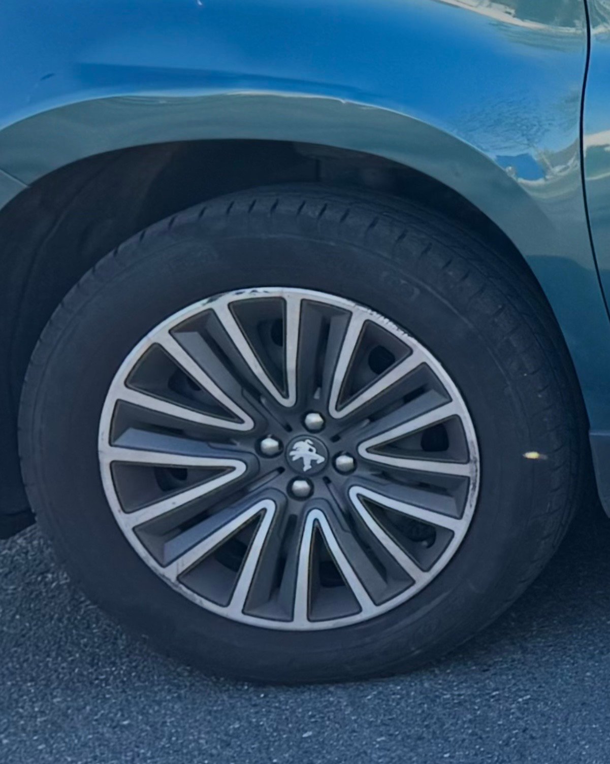 Peugeot 2008 5HB 1.5 BlueHDi S&S 102CH « ALLURE »