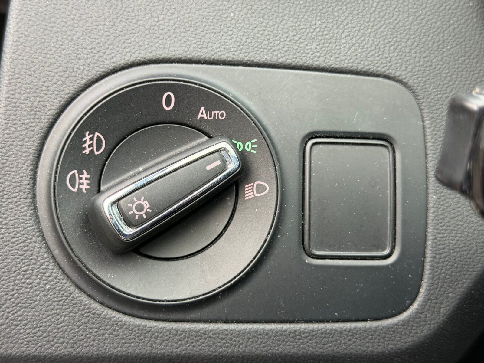 SEAT Ibiza IV Phase 3 5 Portes 1.2 TSI 16V 90 cv Connect