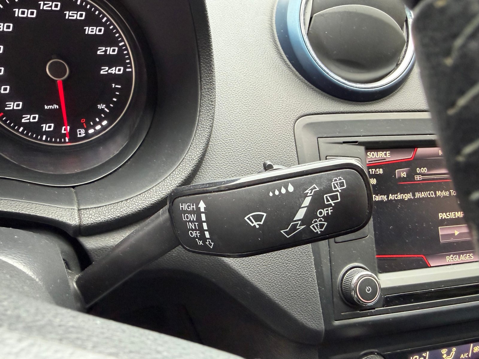 SEAT Ibiza IV Phase 3 5 Portes 1.2 TSI 16V 90 cv Connect