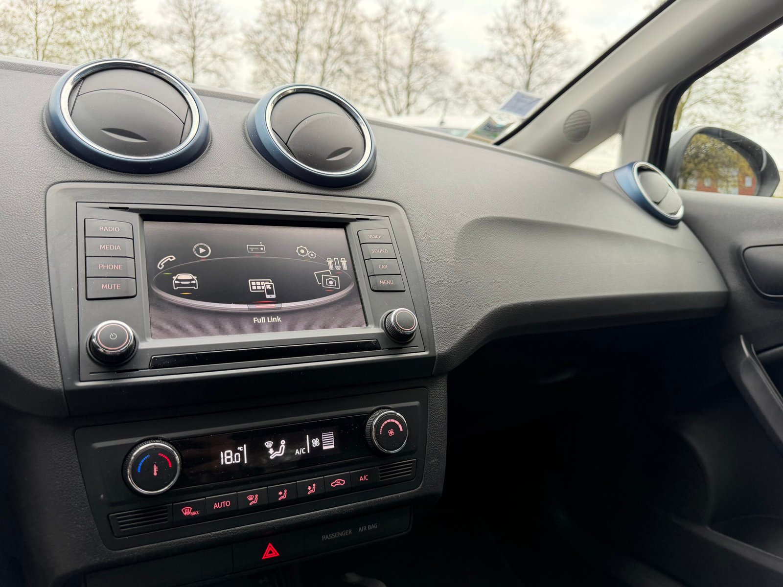 SEAT Ibiza IV Phase 3 5 Portes 1.2 TSI 16V 90 cv Connect