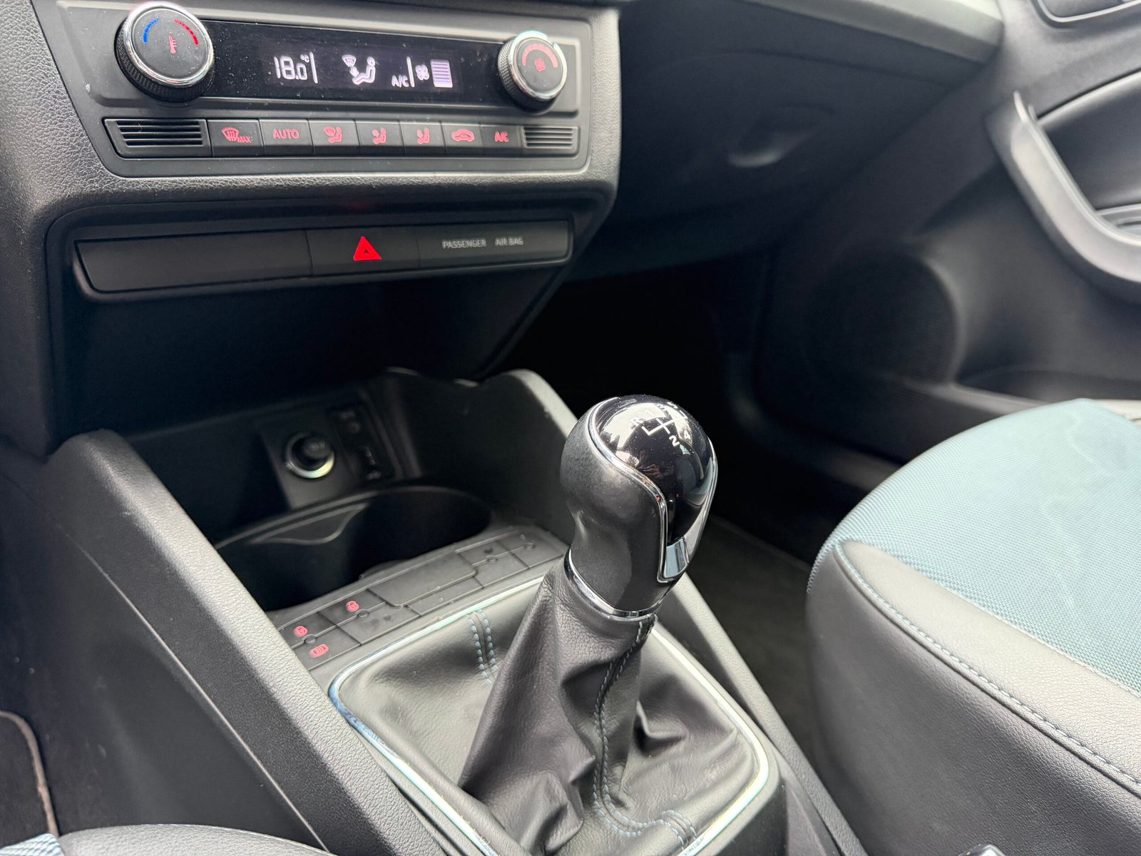 SEAT Ibiza IV Phase 3 5 Portes 1.2 TSI 16V 90 cv Connect