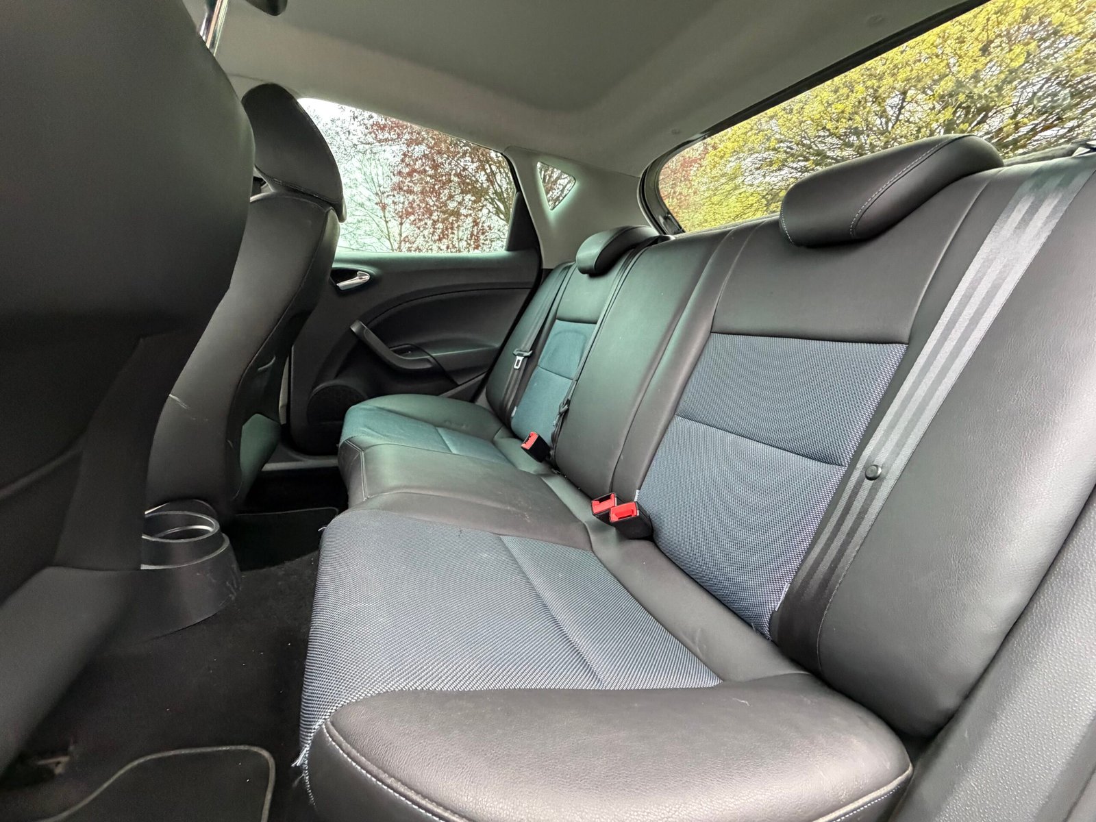 SEAT Ibiza IV Phase 3 5 Portes 1.2 TSI 16V 90 cv Connect