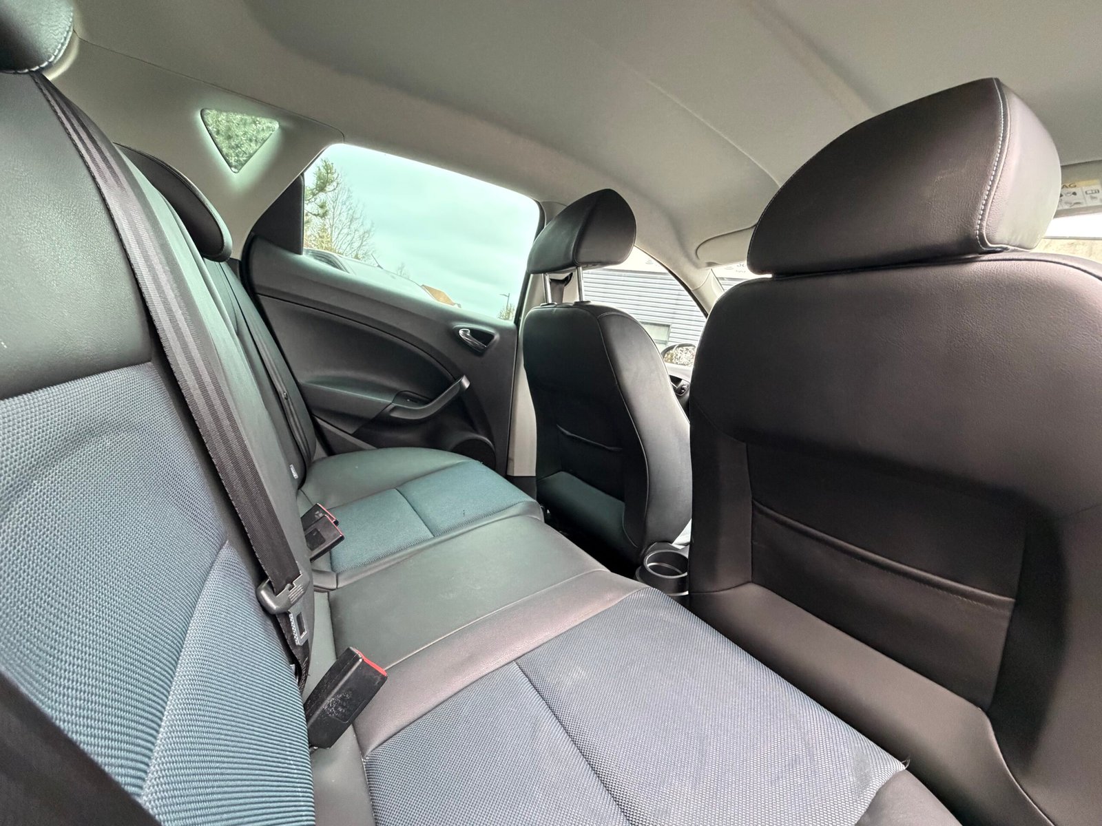 SEAT Ibiza IV Phase 3 5 Portes 1.2 TSI 16V 90 cv Connect