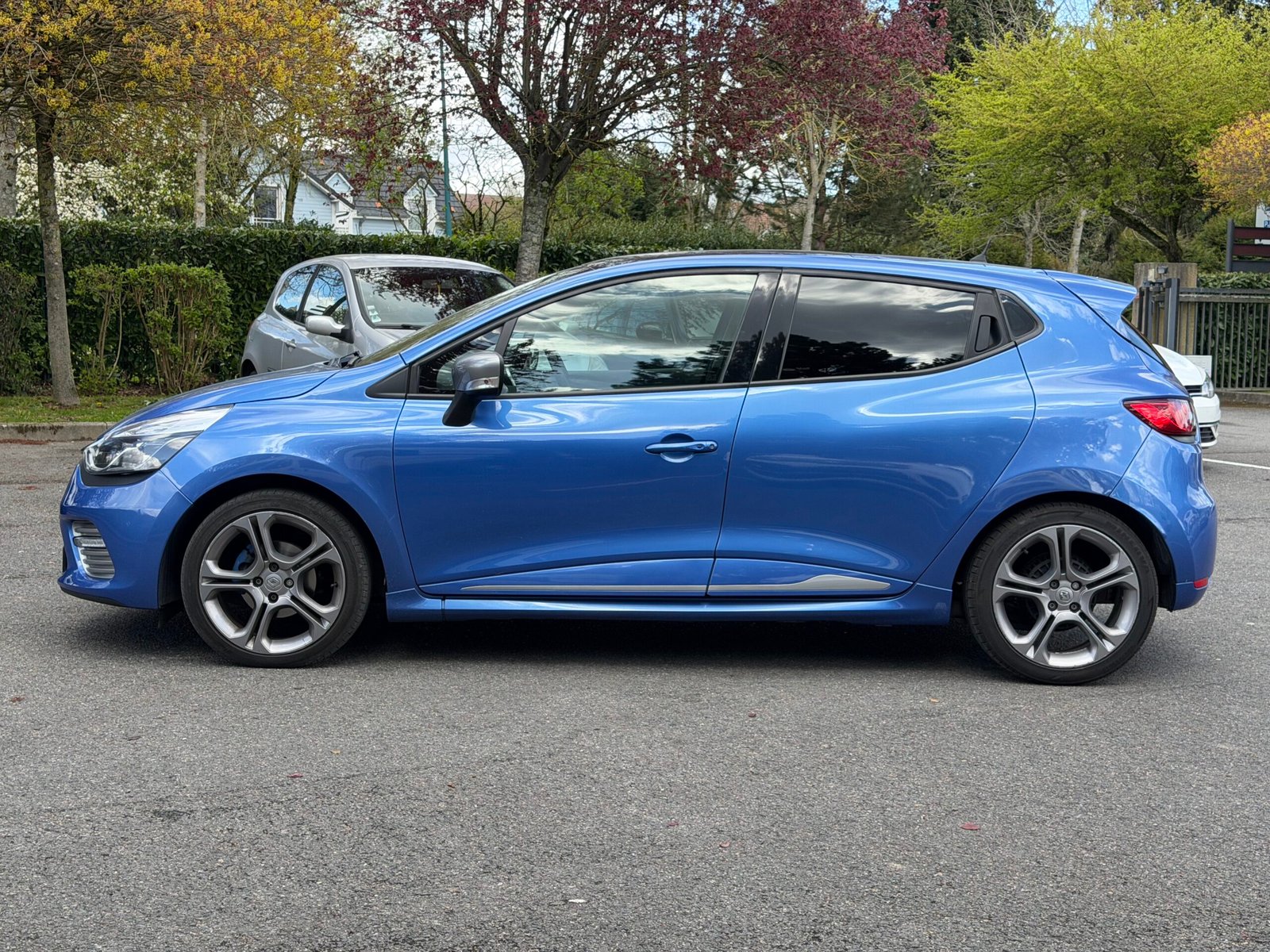 RENAULT Clio IV 5 Portes 1.2 TCe 16V EDC6 120 cv Boîte auto GT