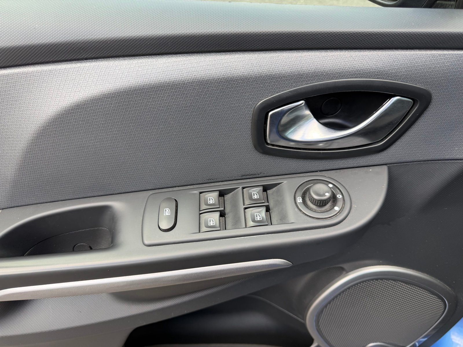 RENAULT Clio IV 5 Portes 1.2 TCe 16V EDC6 120 cv Boîte auto GT