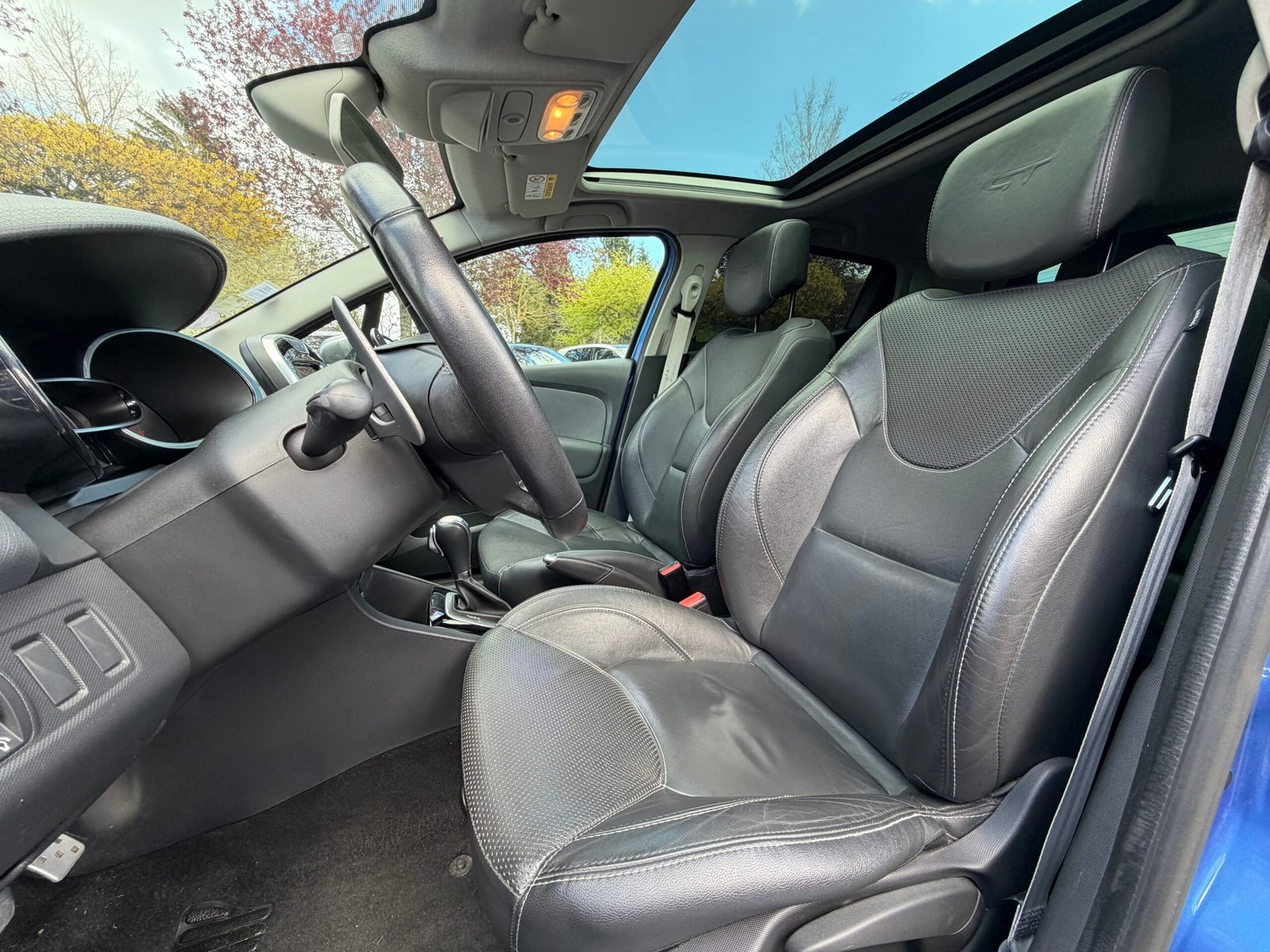 RENAULT Clio IV 5 Portes 1.2 TCe 16V EDC6 120 cv Boîte auto GT