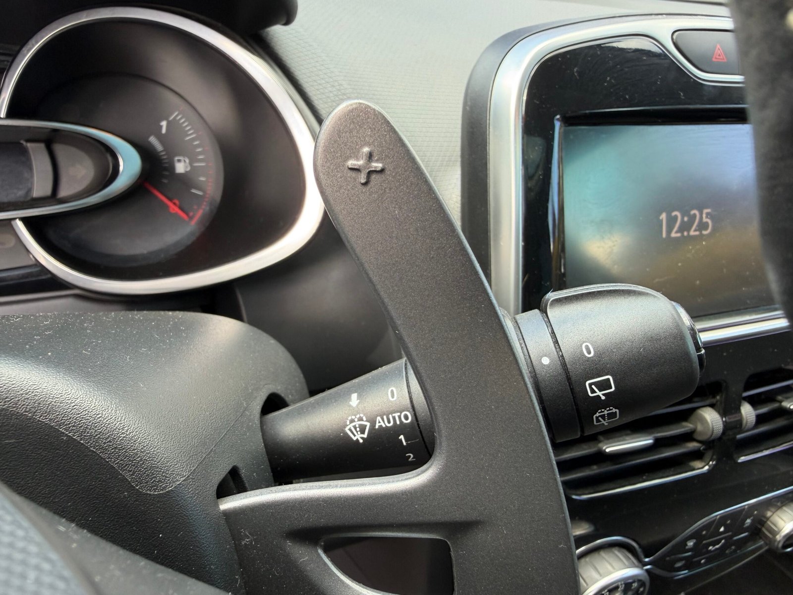 RENAULT Clio IV 5 Portes 1.2 TCe 16V EDC6 120 cv Boîte auto GT