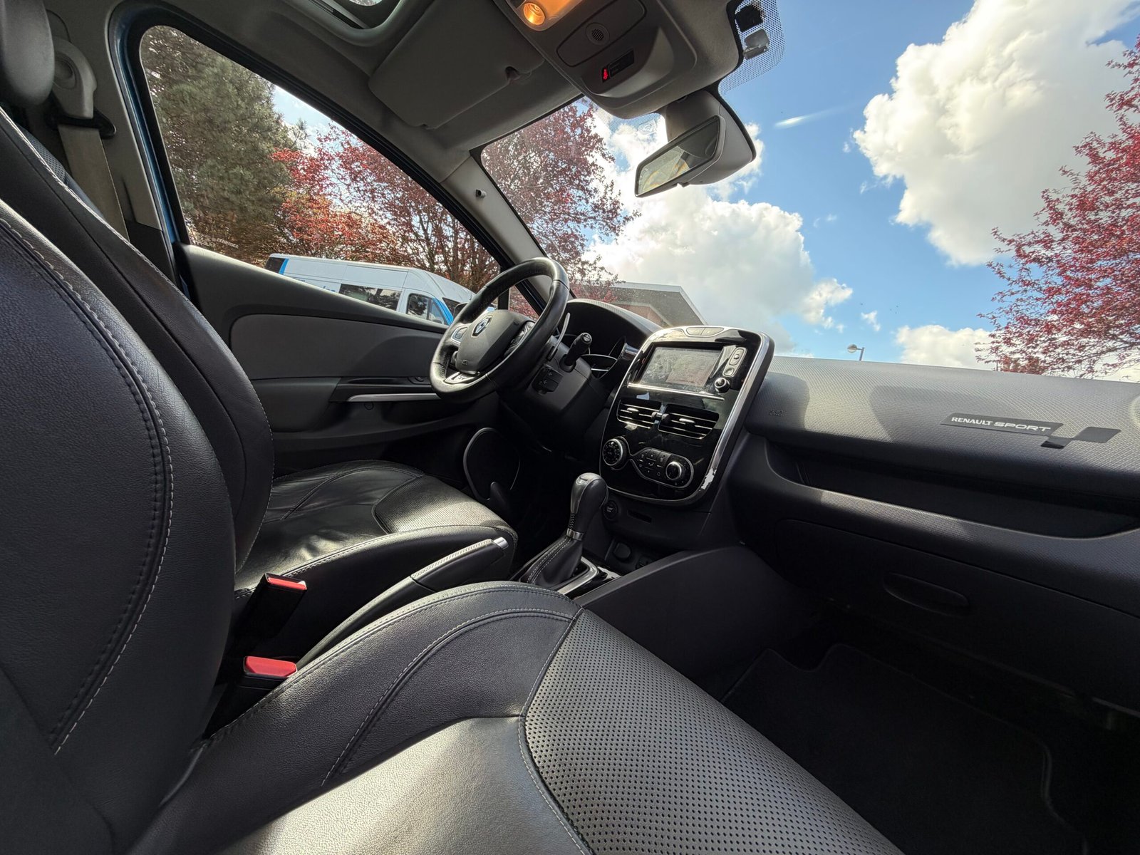 RENAULT Clio IV 5 Portes 1.2 TCe 16V EDC6 120 cv Boîte auto GT