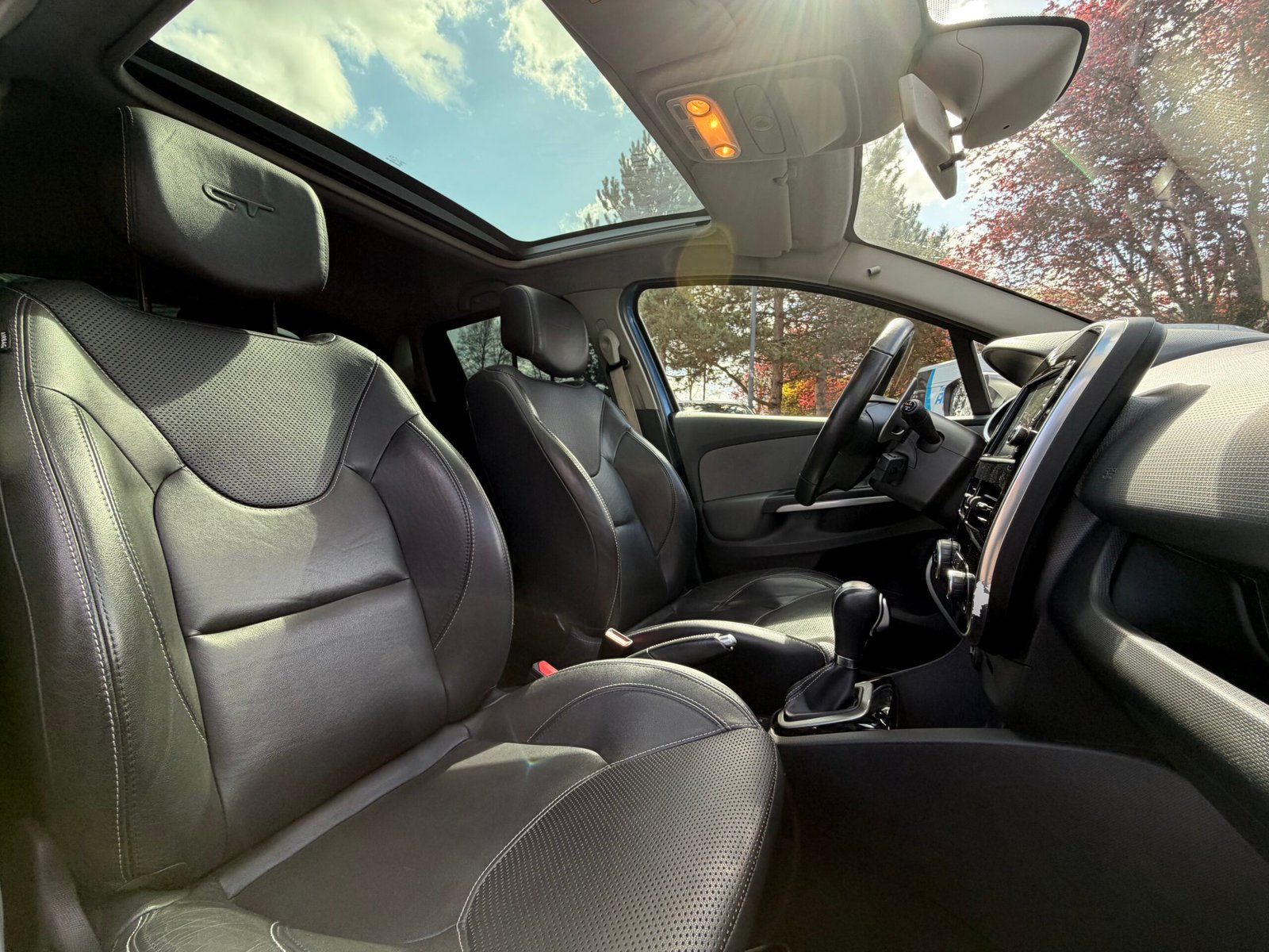 RENAULT Clio IV 5 Portes 1.2 TCe 16V EDC6 120 cv Boîte auto GT