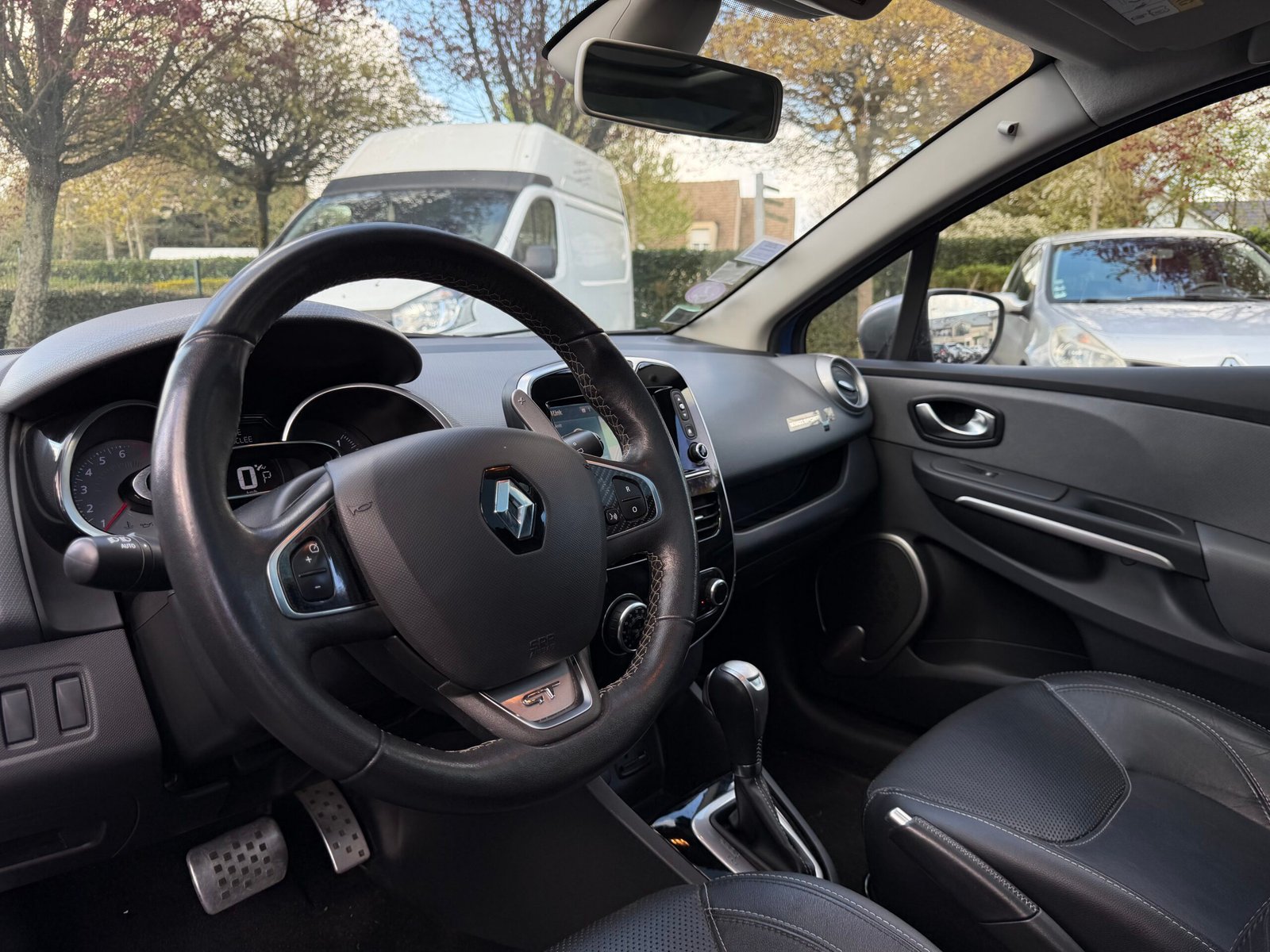 RENAULT Clio IV 5 Portes 1.2 TCe 16V EDC6 120 cv Boîte auto GT