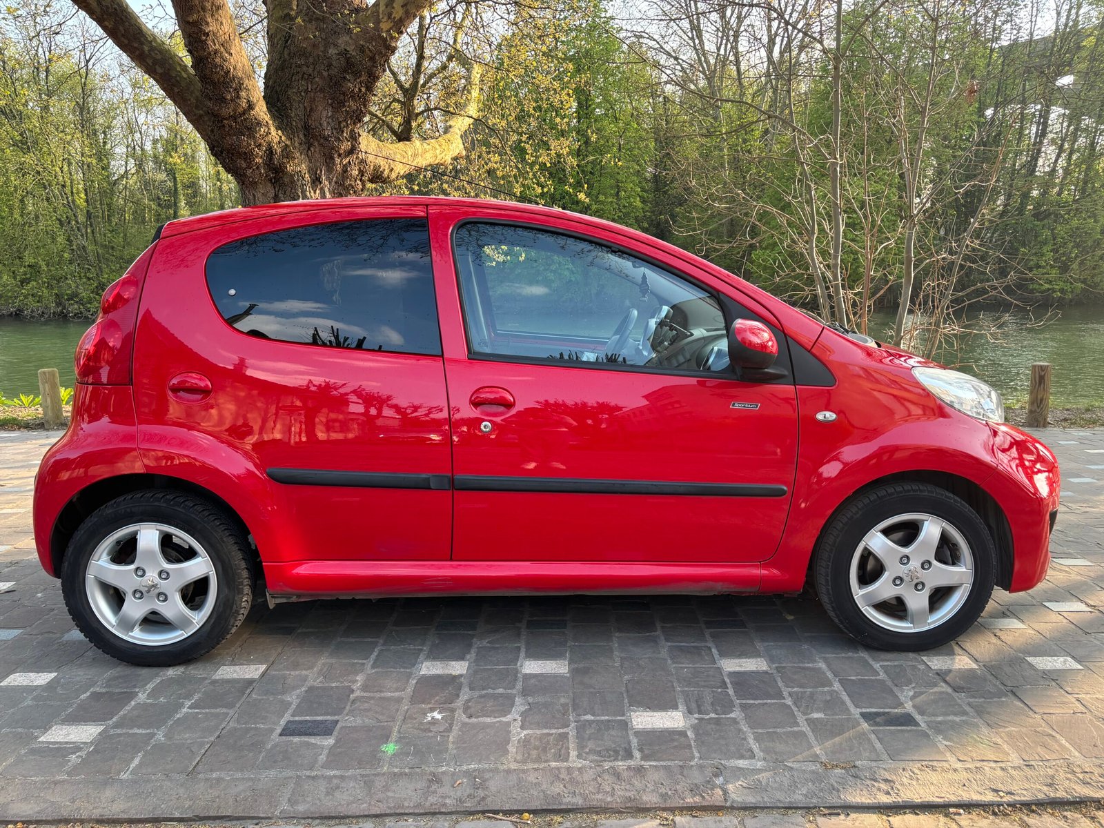 PEUGEOT 107 1.0 68ch “Sportium”