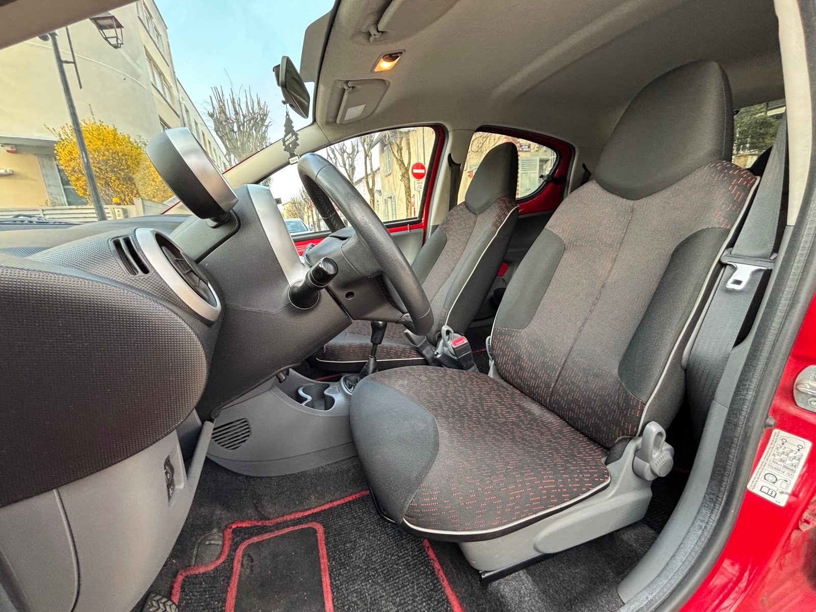 PEUGEOT 107 1.0 68ch “Sportium”