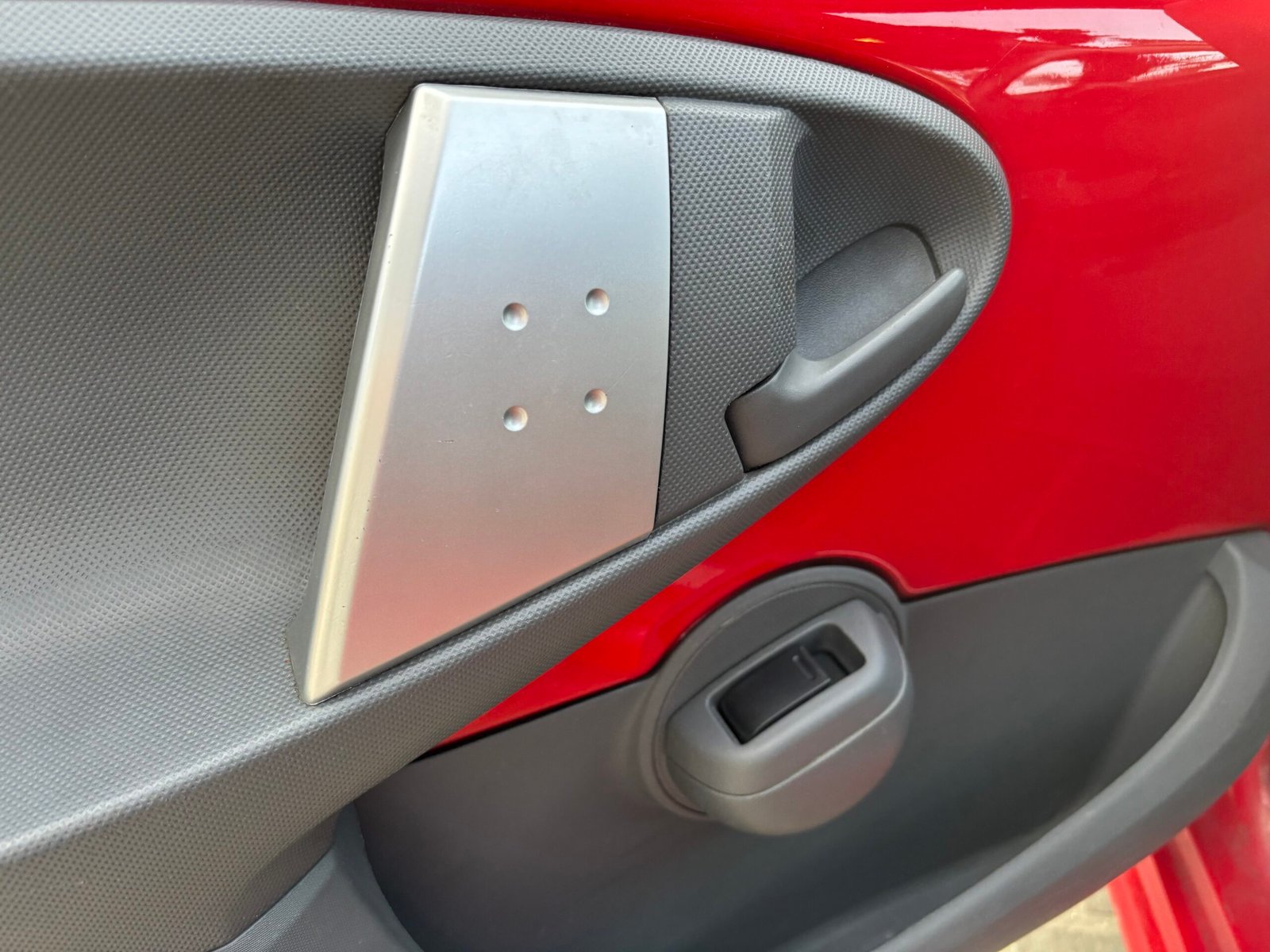 PEUGEOT 107 1.0 68ch “Sportium”