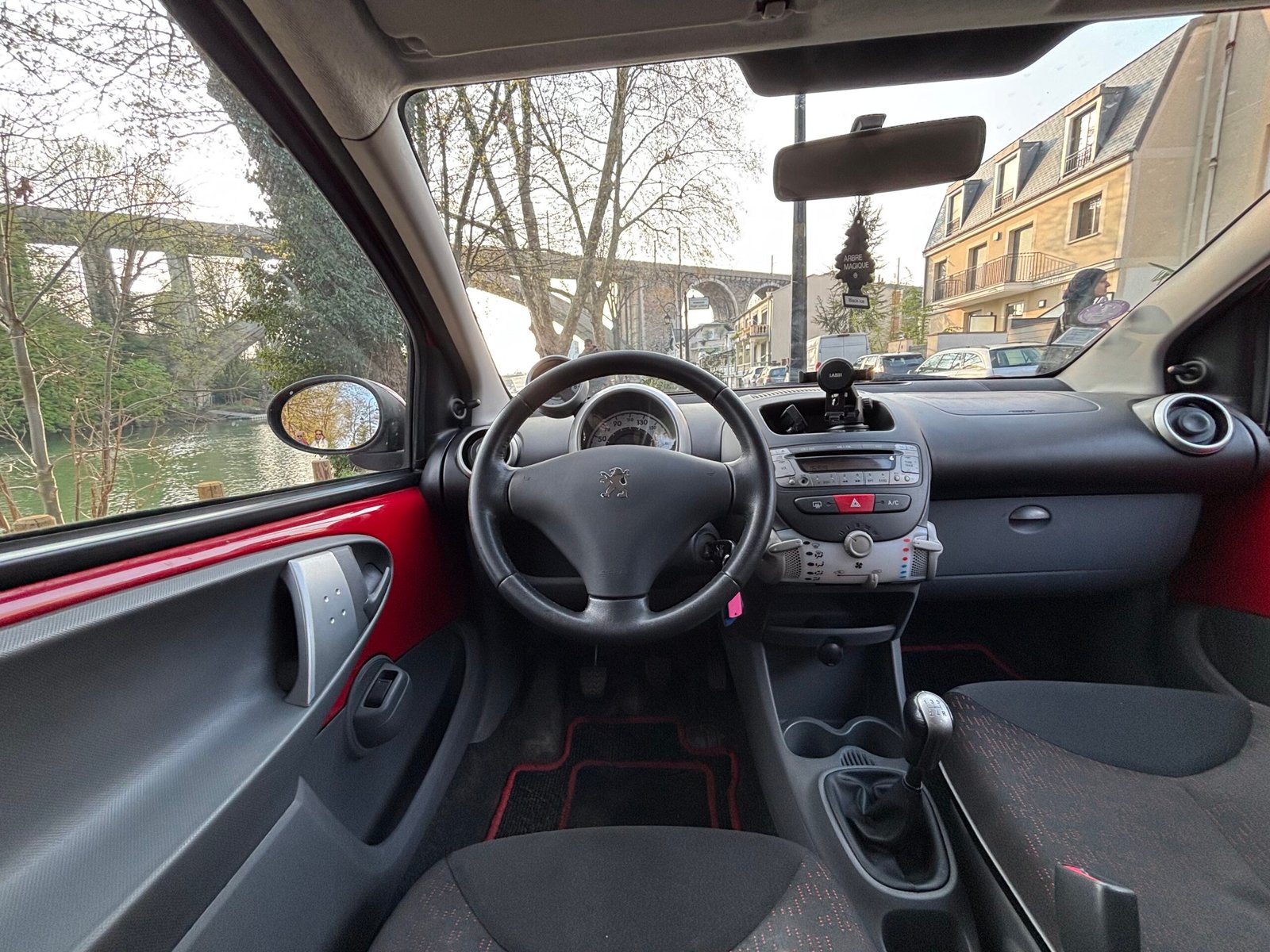 PEUGEOT 107 1.0 68ch “Sportium”