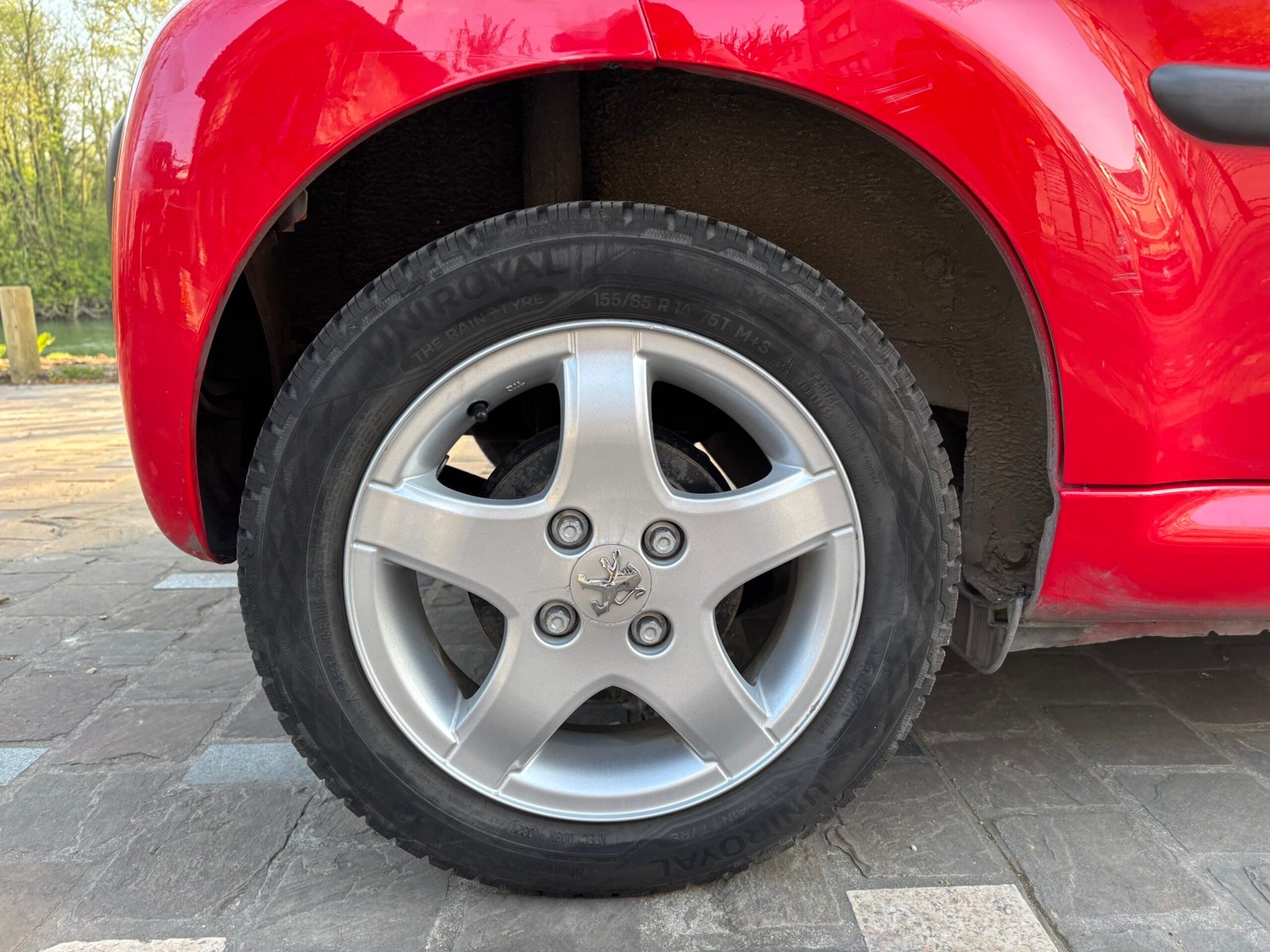 PEUGEOT 107 1.0 68ch “Sportium”