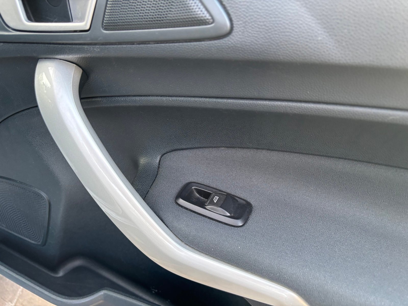 FORD Fiesta VI 1.4 96ch “Titanium”