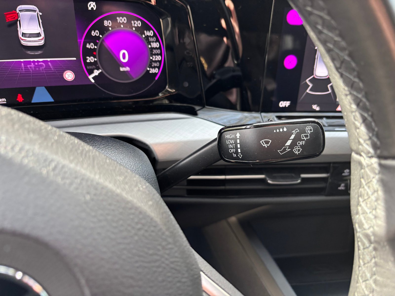 VOLKSWAGEN Golf VIII 1.5 TSi 131ch “Life business first”