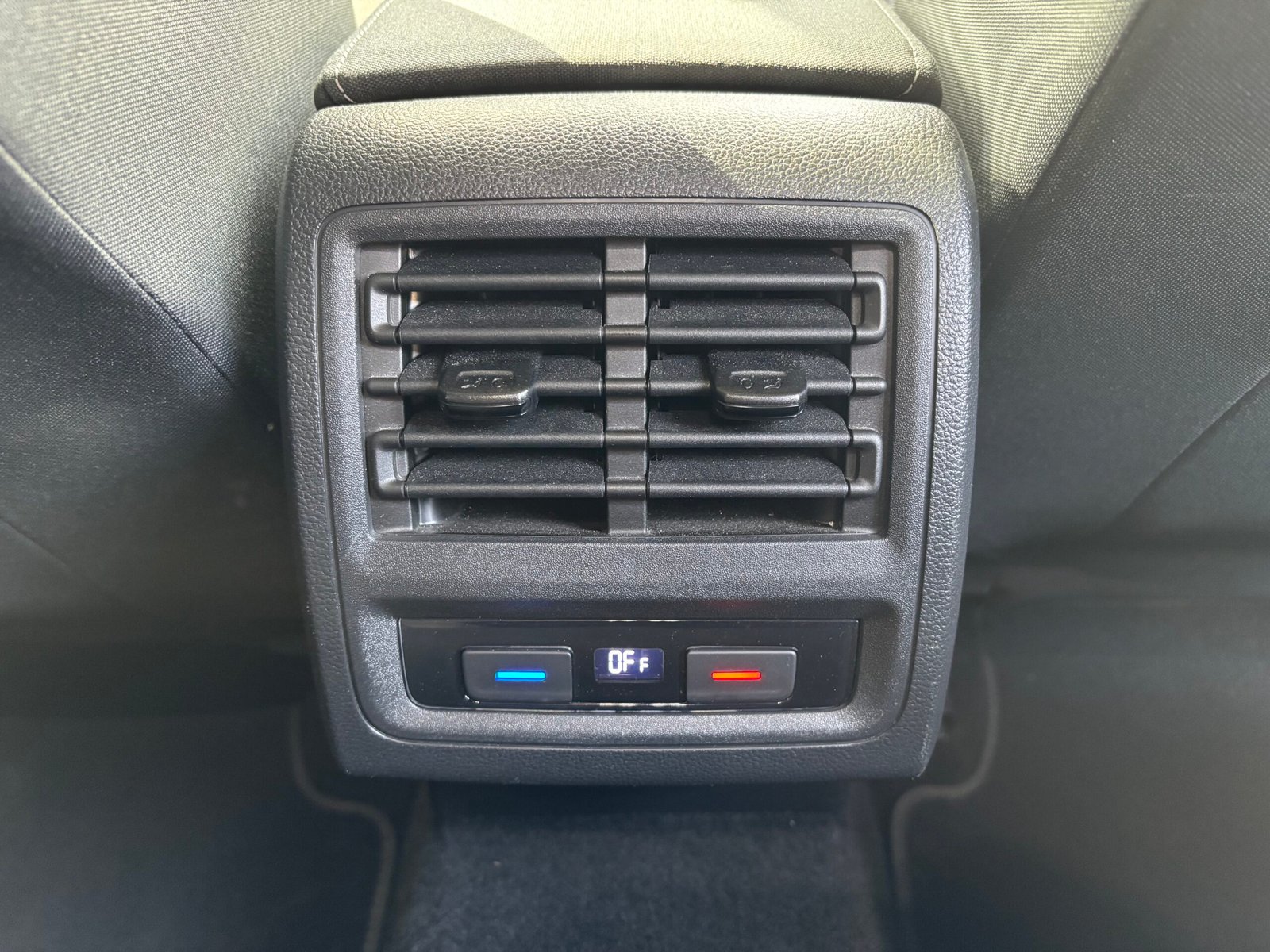 VOLKSWAGEN Golf VIII 1.5 TSi 131ch “Life business first”