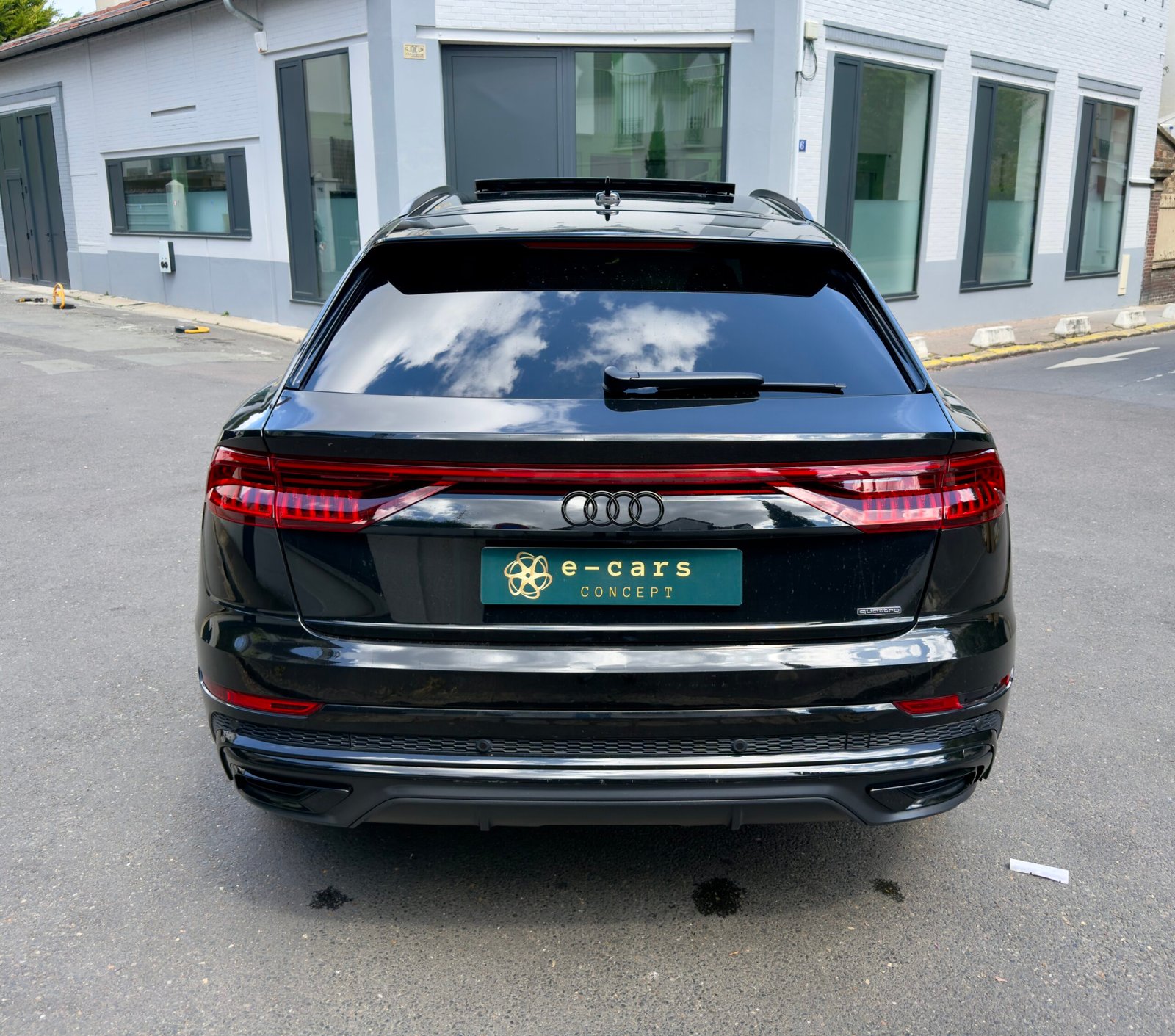 Description du Audi Q8  60 TFSI compétition  tiptronic 8 462 cv