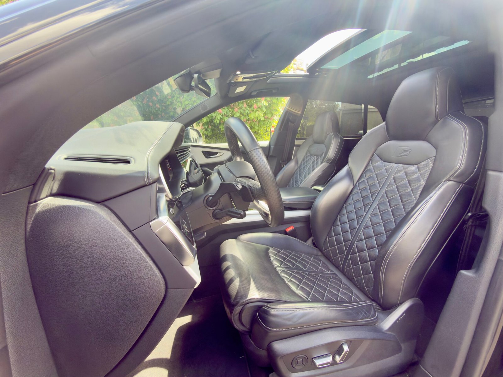 Description du Audi Q8  60 TFSI compétition  tiptronic 8 462 cv