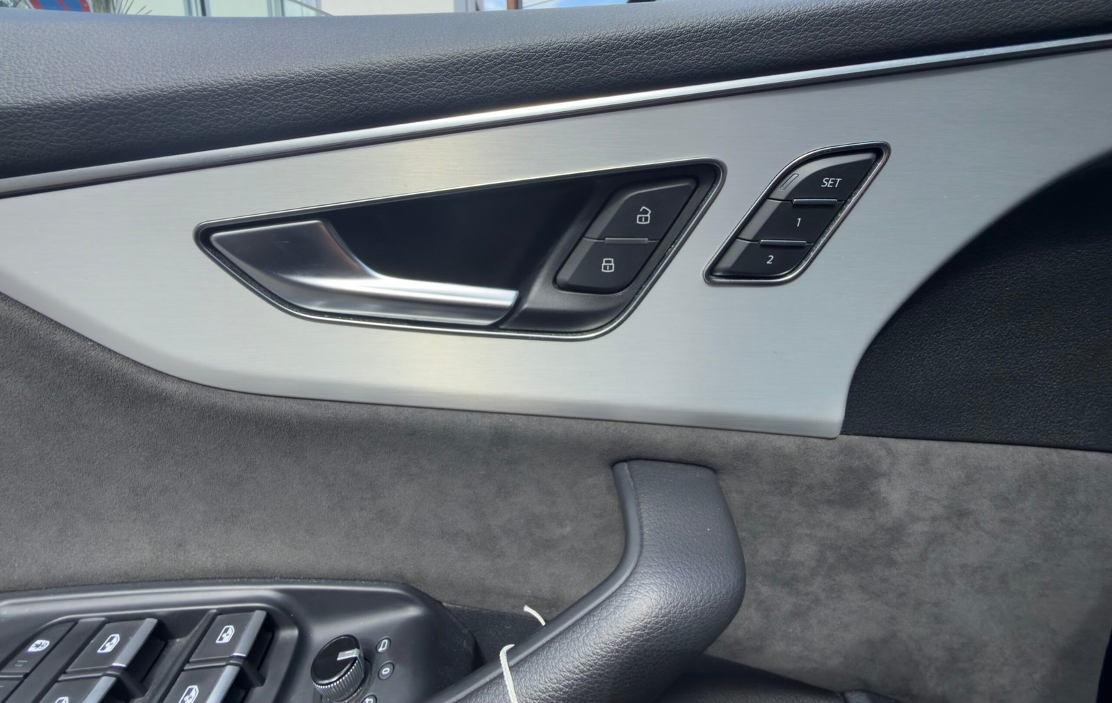 Description du Audi Q8  60 TFSI compétition  tiptronic 8 462 cv