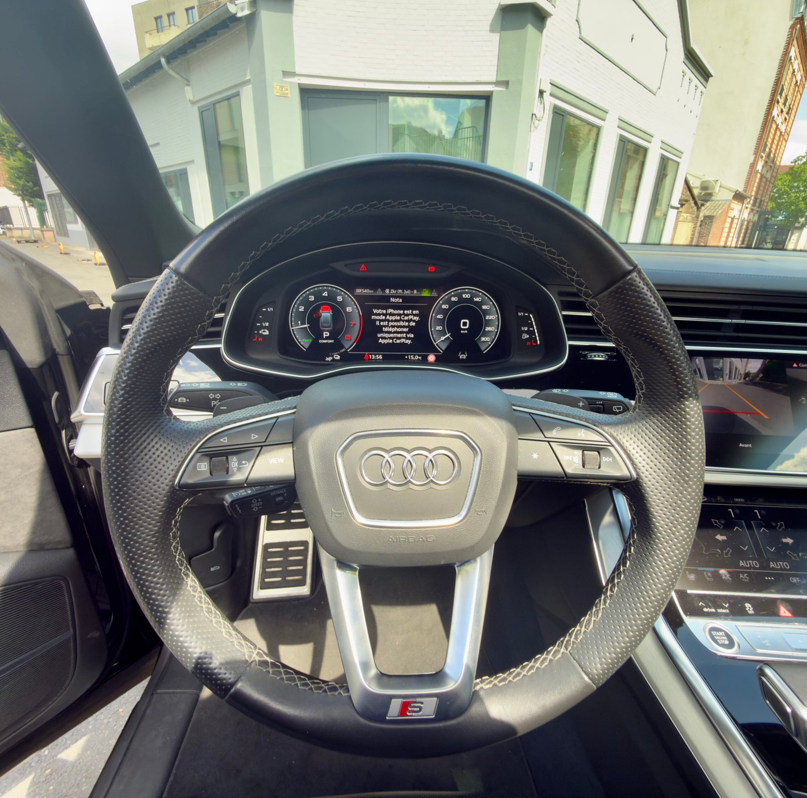 Description du Audi Q8  60 TFSI compétition  tiptronic 8 462 cv