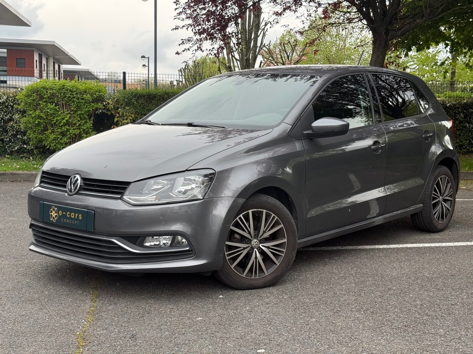 VOLKSWAGEN Polo V 5 portes Phase 2 1.4 TDI 12V BlueMotion DSG7 90 cv Allstar Boîte auto