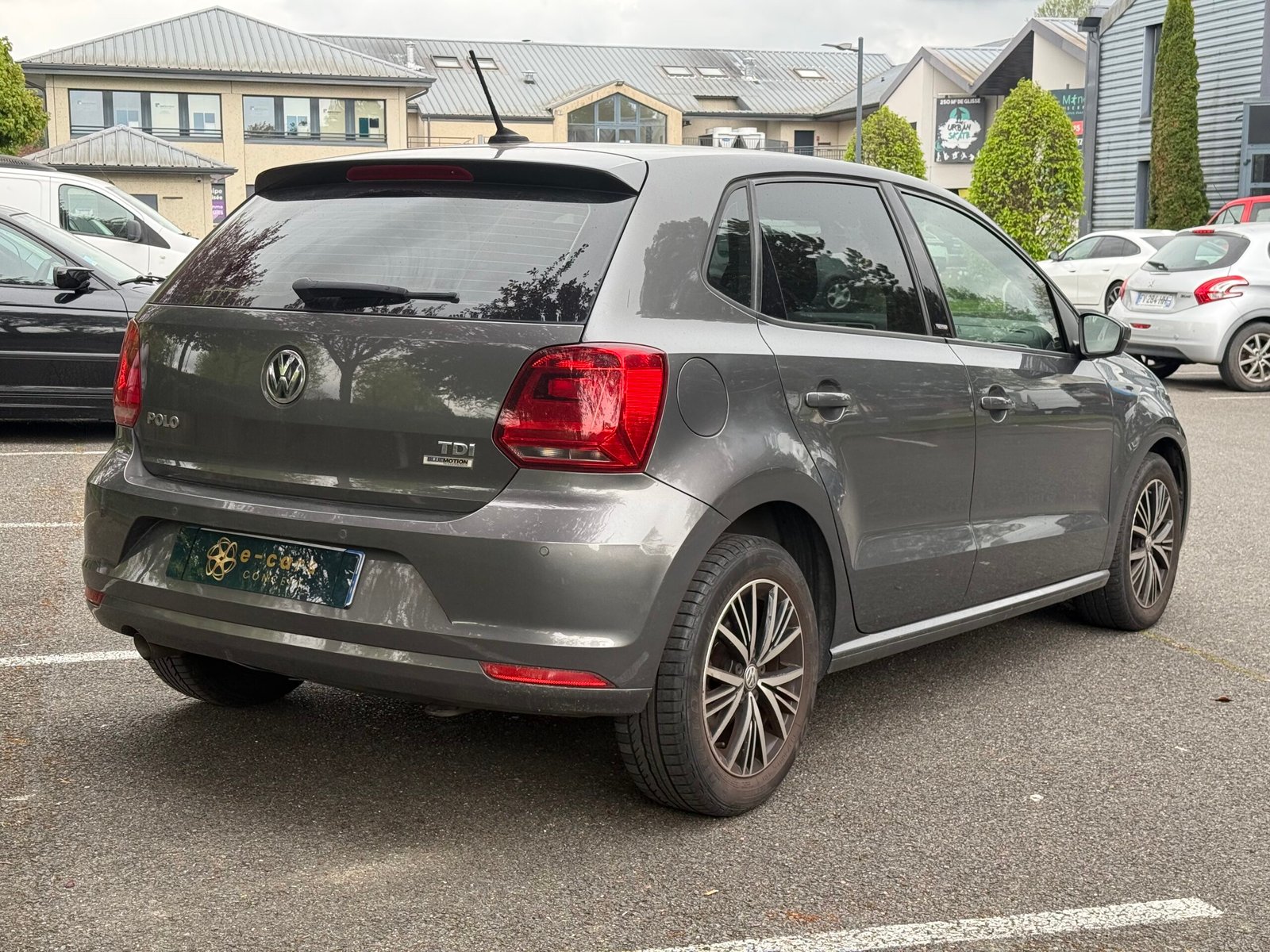 VOLKSWAGEN Polo V 5 portes Phase 2 1.4 TDI 12V BlueMotion DSG7 90 cv Allstar Boîte auto