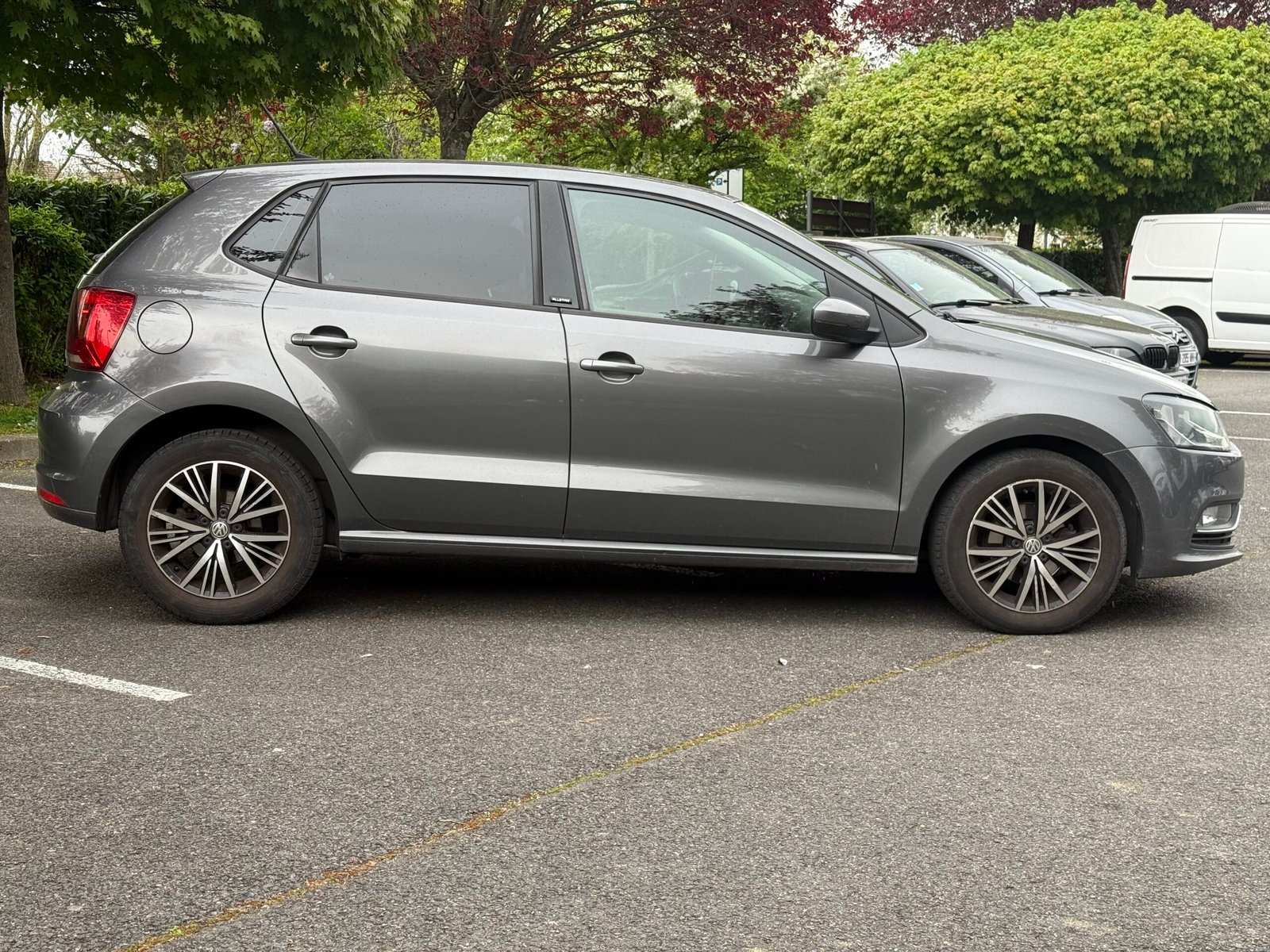 VOLKSWAGEN Polo V 5 portes Phase 2 1.4 TDI 12V BlueMotion DSG7 90 cv Allstar Boîte auto