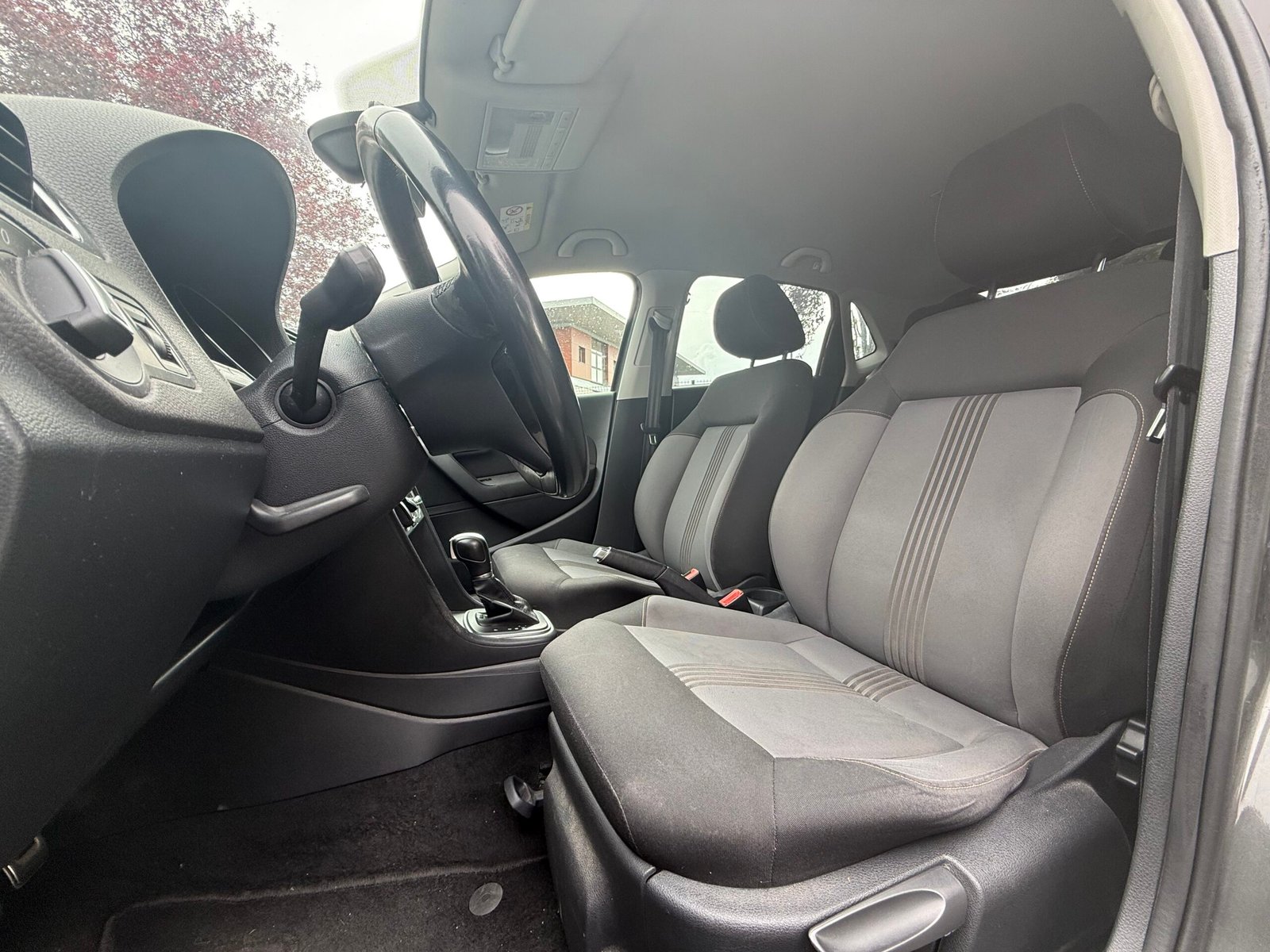 VOLKSWAGEN Polo V 5 portes Phase 2 1.4 TDI 12V BlueMotion DSG7 90 cv Allstar Boîte auto