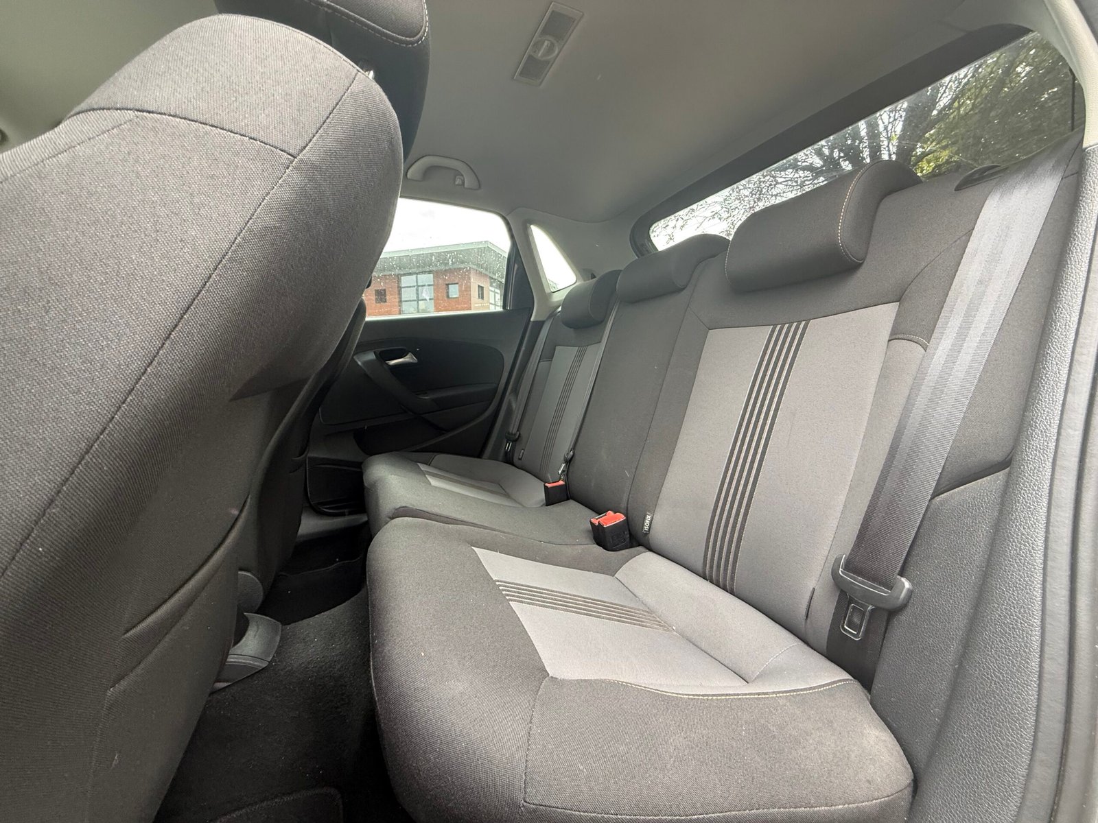 VOLKSWAGEN Polo V 5 portes Phase 2 1.4 TDI 12V BlueMotion DSG7 90 cv Allstar Boîte auto