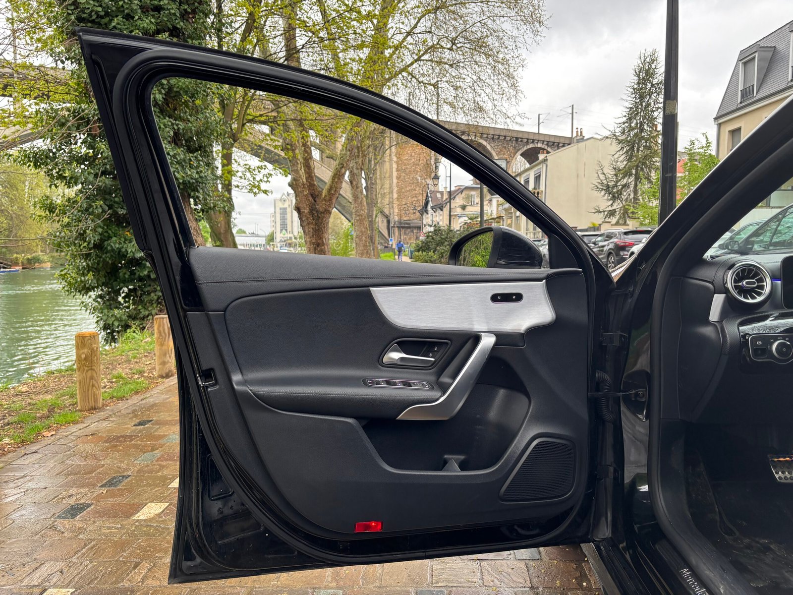 MERCEDES-BENZ Classe A 180 d 1.5 116ch “AMG Line”