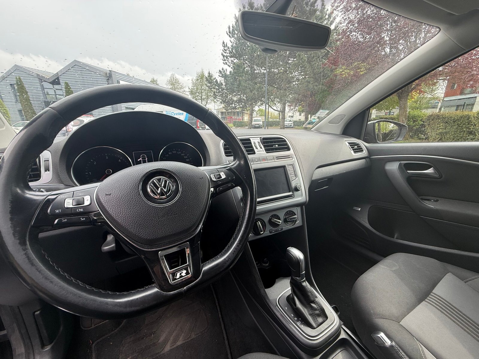 VOLKSWAGEN Polo V 5 portes Phase 2 1.4 TDI 12V BlueMotion DSG7 90 cv Allstar Boîte auto