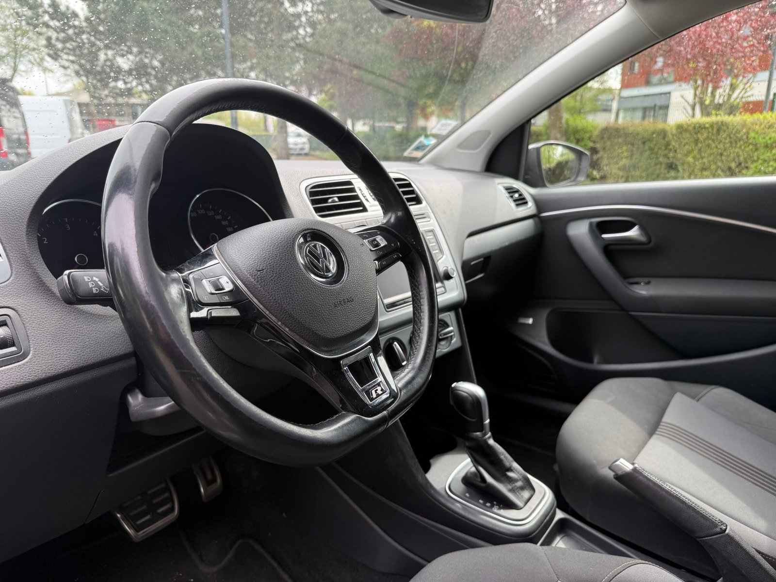 VOLKSWAGEN Polo V 5 portes Phase 2 1.4 TDI 12V BlueMotion DSG7 90 cv Allstar Boîte auto