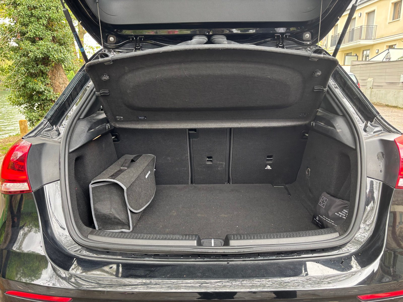 MERCEDES-BENZ Classe A 180 d 1.5 116ch “AMG Line”