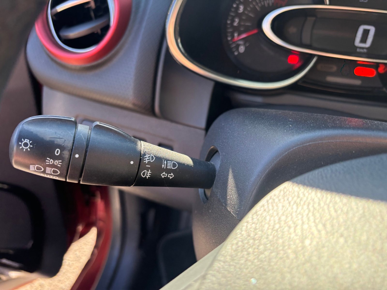 RENAULT Clio IV 1.2 TCe 118ch “Energy intens”