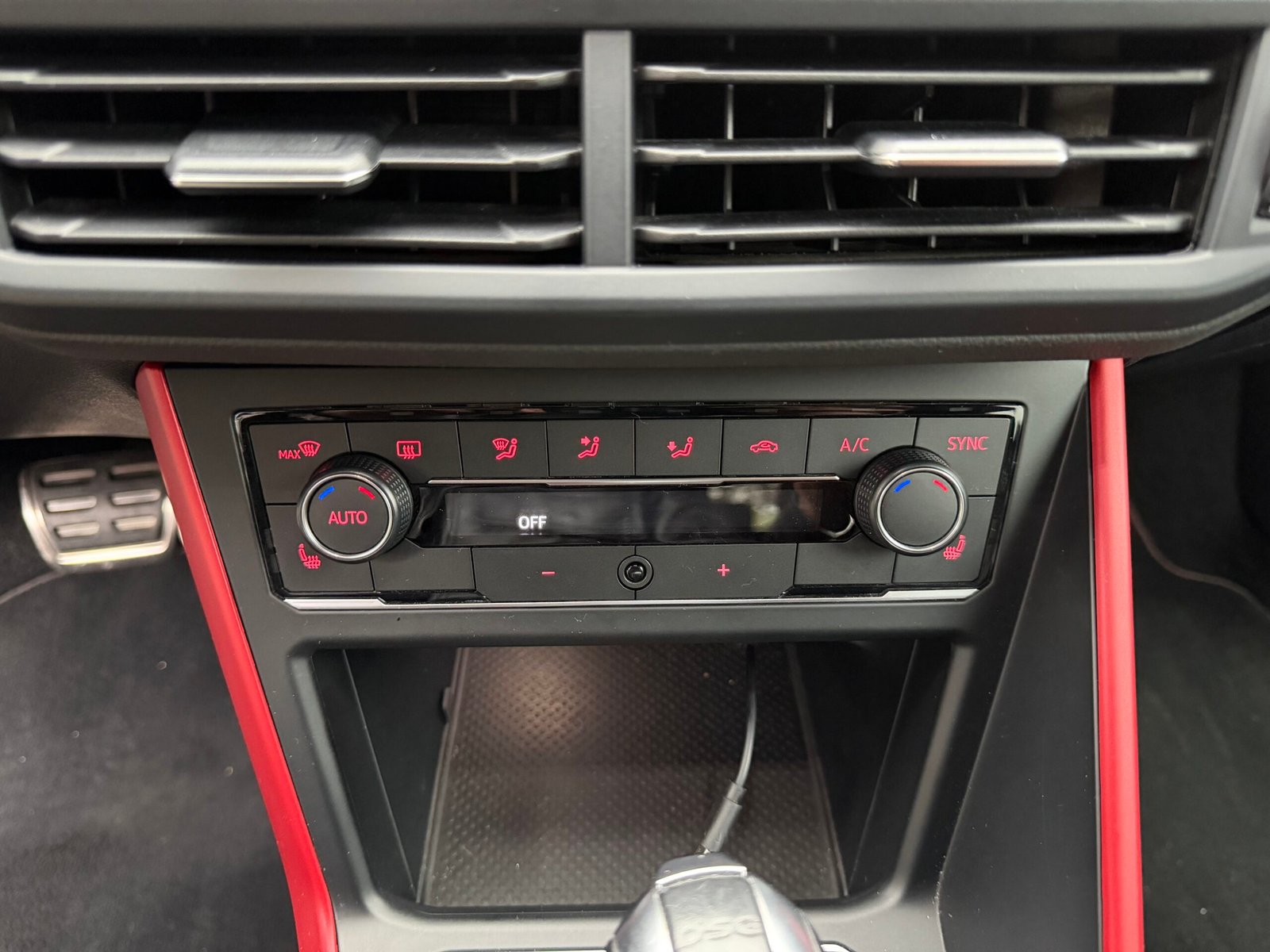 VOLKSWAGEN Polo VI GTI 2.0 TFSI 16V GPF BMT DSG6 200 cv Boîte auto