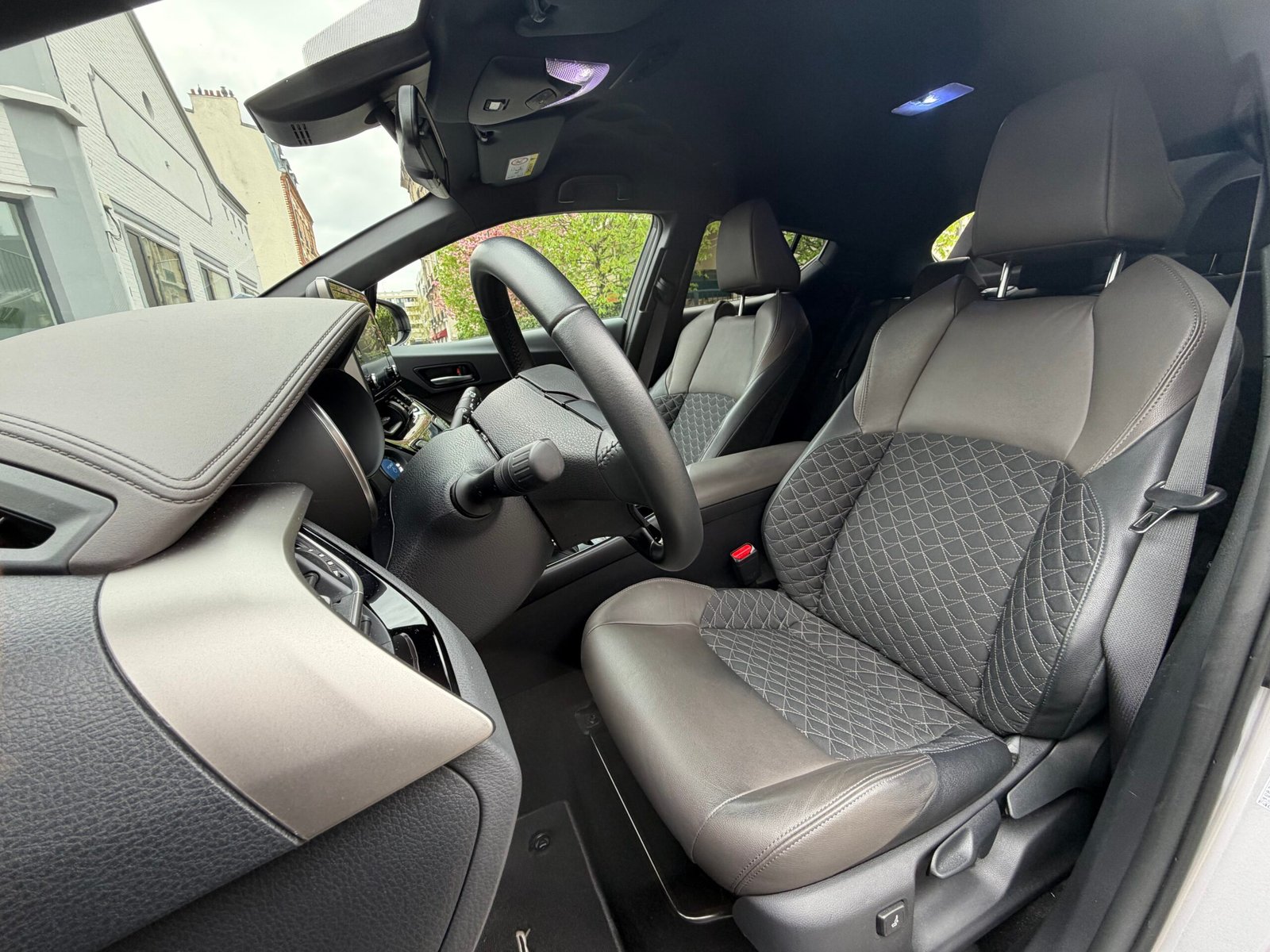 TOYOTA C-HR I Phase 2 2.0 VVT-i 16V 184 HSD Hybrid CVT 153 cv Boîte auto