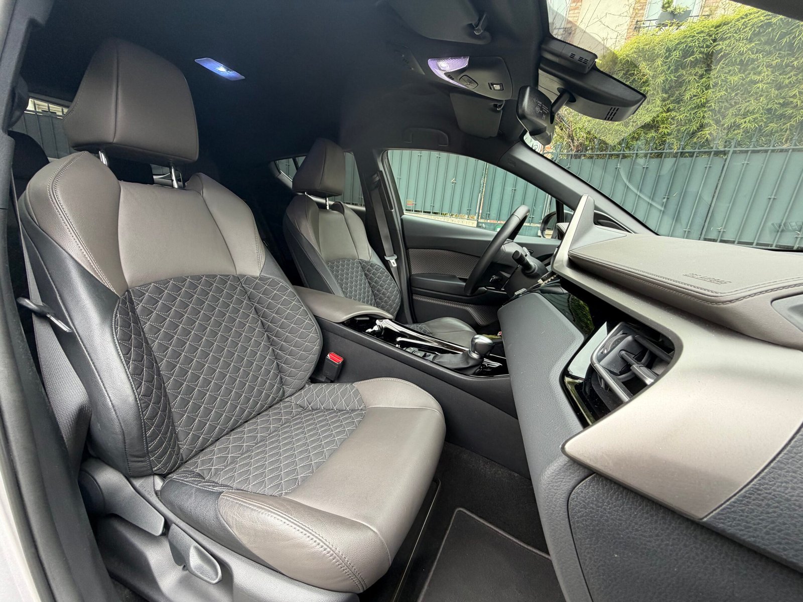 TOYOTA C-HR I Phase 2 2.0 VVT-i 16V 184 HSD Hybrid CVT 153 cv Boîte auto