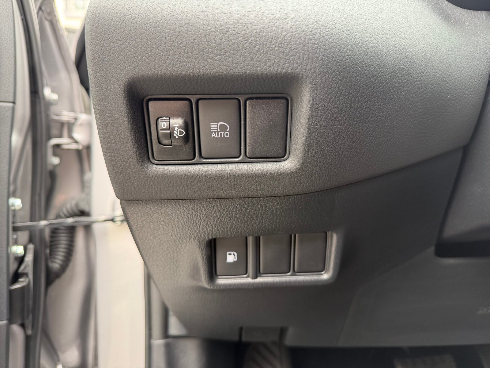 TOYOTA C-HR I Phase 2 2.0 VVT-i 16V 184 HSD Hybrid CVT 153 cv Boîte auto