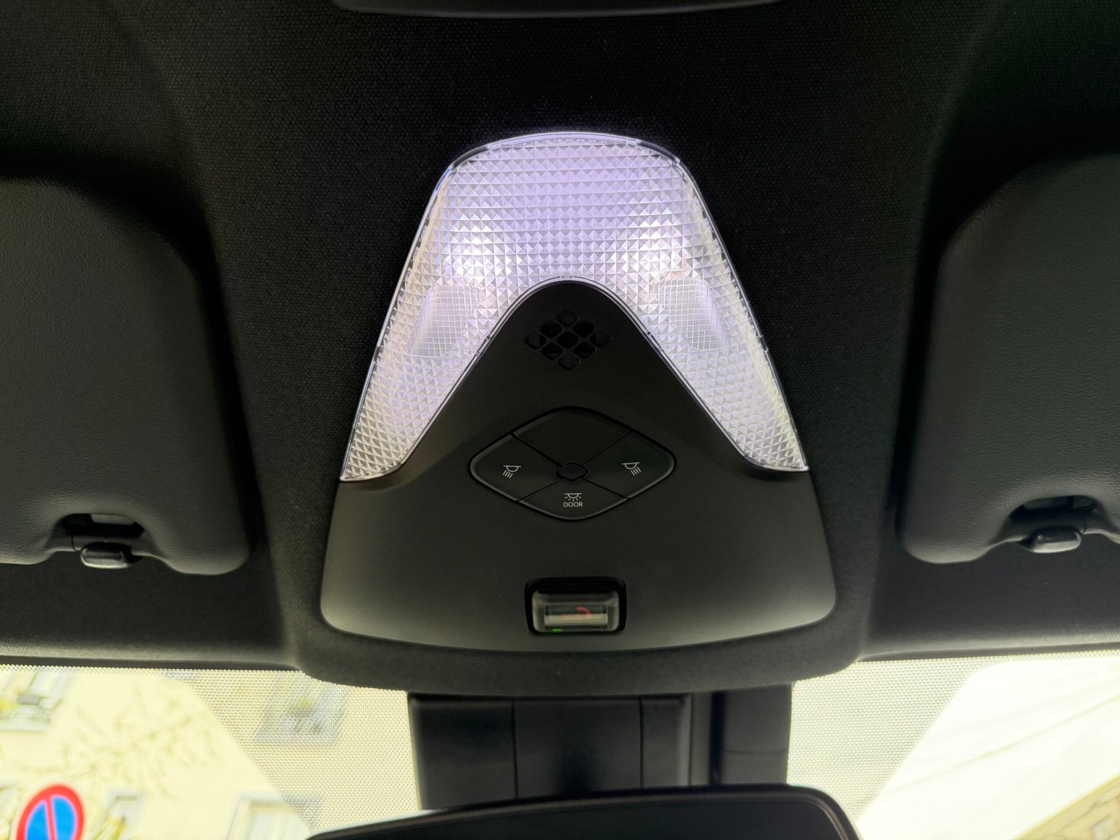 TOYOTA C-HR I Phase 2 2.0 VVT-i 16V 184 HSD Hybrid CVT 153 cv Boîte auto