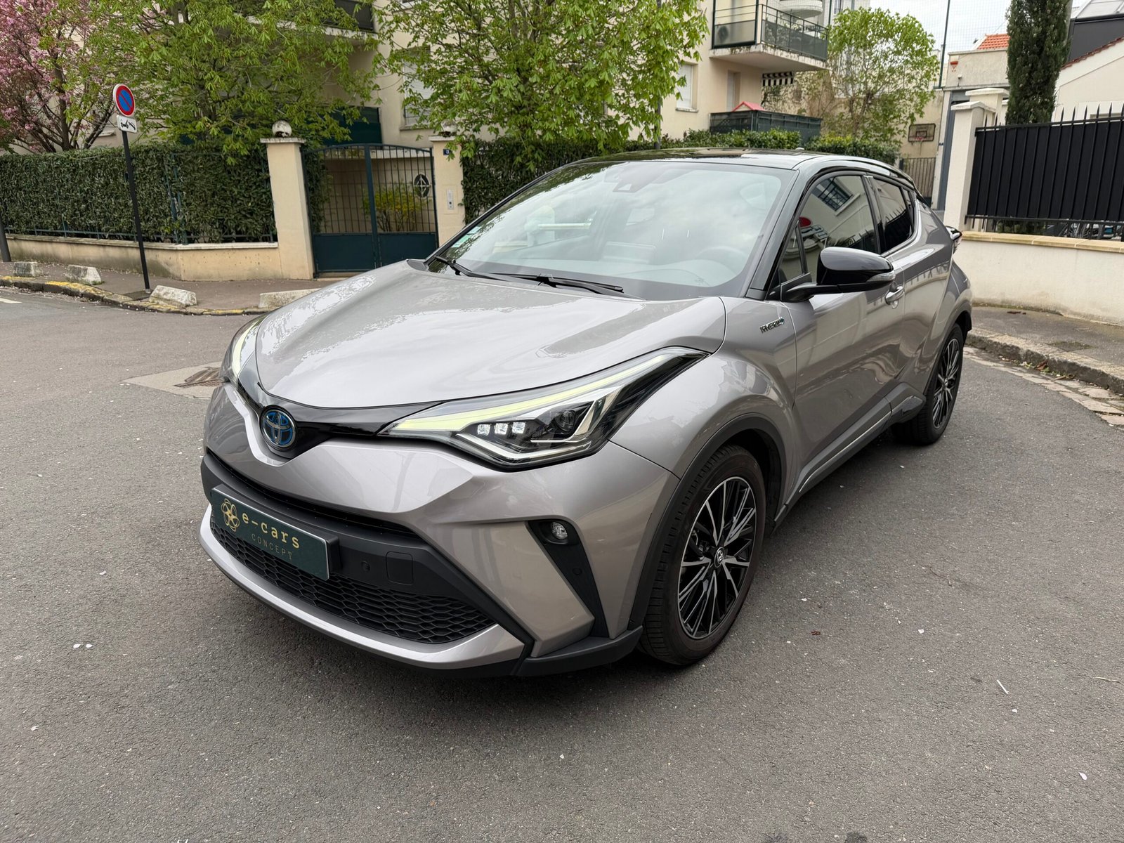 TOYOTA C-HR I Phase 2 2.0 VVT-i 16V 184 HSD Hybrid CVT 153 cv Boîte auto