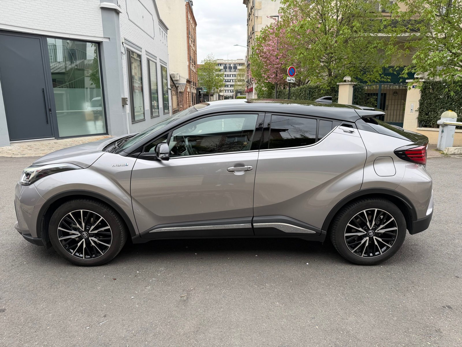 TOYOTA C-HR I Phase 2 2.0 VVT-i 16V 184 HSD Hybrid CVT 153 cv Boîte auto